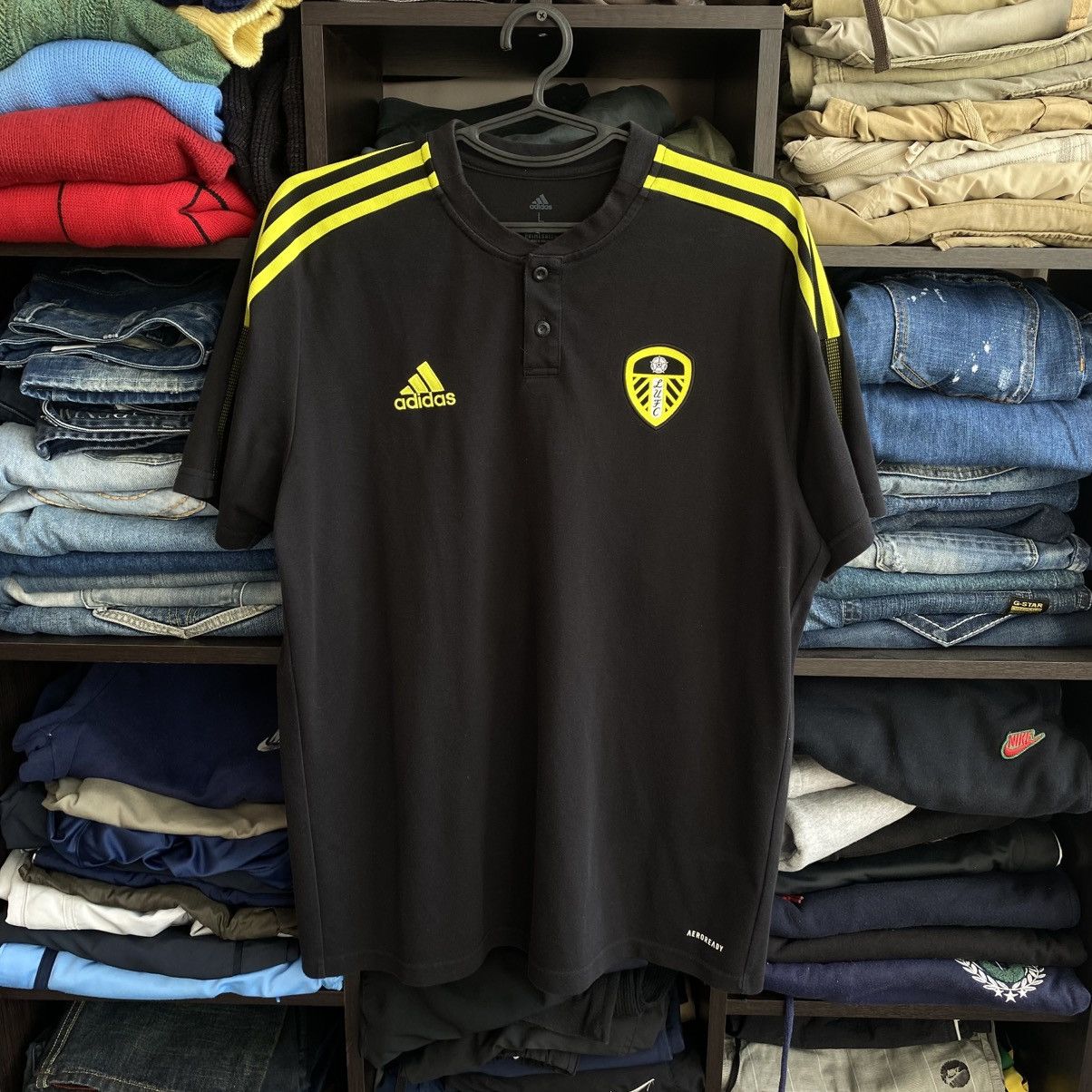 Adidas Mens Adidas Leeds United Small Logo Black basic soccer tee Size US L / EU 52-54 / 3 - 1 Thumbnail