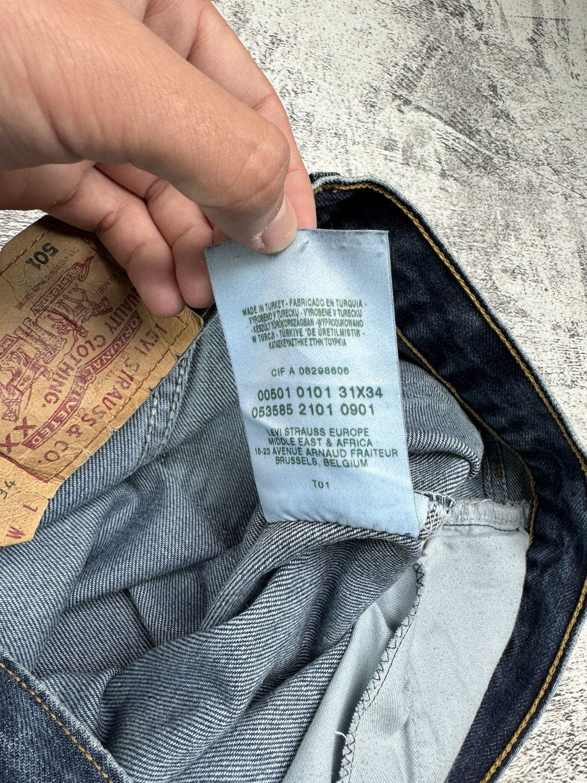 Levi's Vintage 90S Stright Levis 501 Classic Basic USA Denim Jeans Size US 31 - 15 Thumbnail