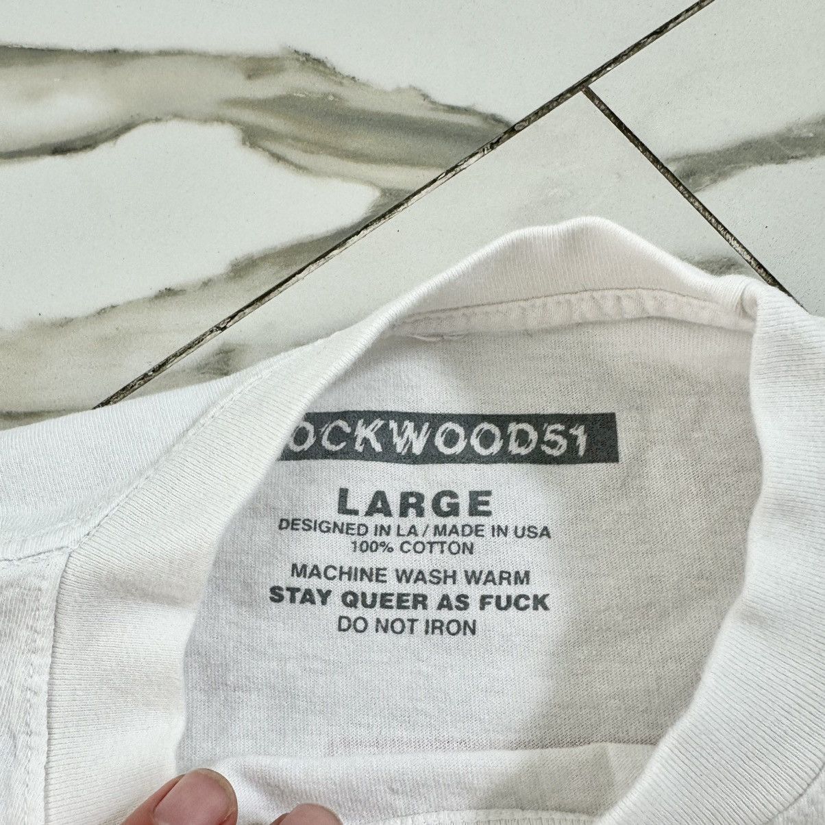 Vintage LOCKWOOD51 ANTI RACISM ART TEE! Size US L / EU 52-54 / 3 - 9 Thumbnail