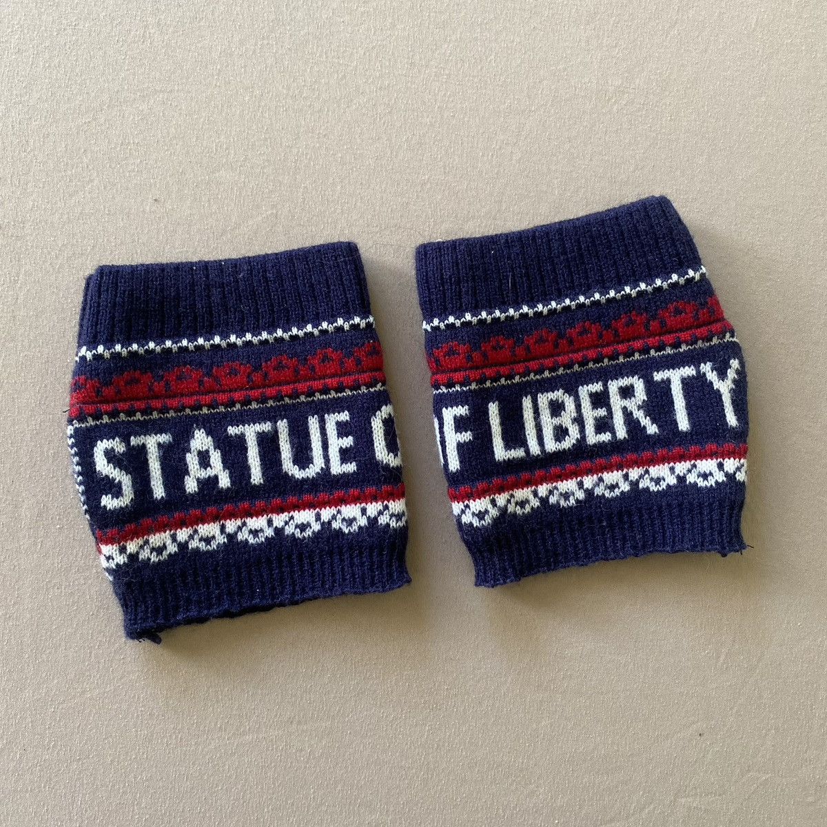 Other Vintage Style Statue Of Liberty Knit Hand Warmer Mittens Size ONE SIZE - 4 Thumbnail