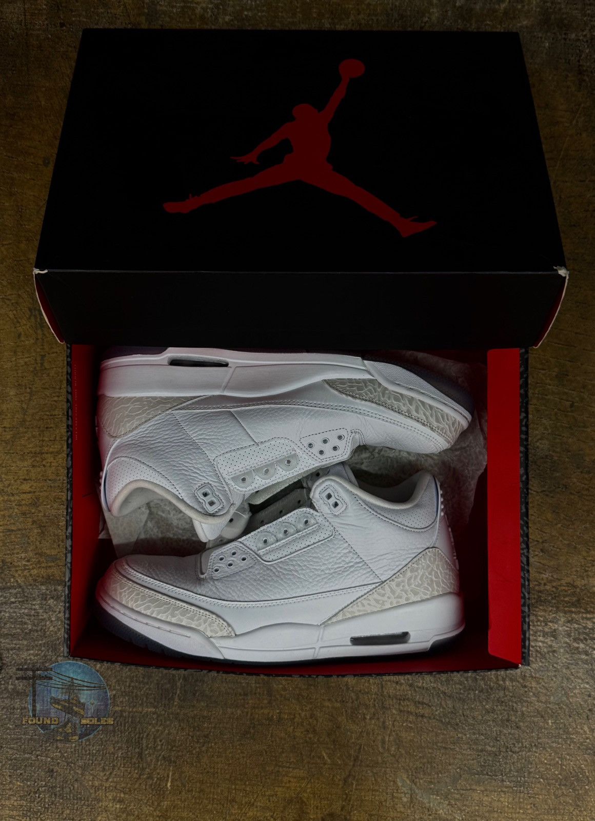 Jordan Brand Jordan 3 Retro Triple White Size 10 Men’s OG All Size US 10 / EU 43 - 2 Thumbnail