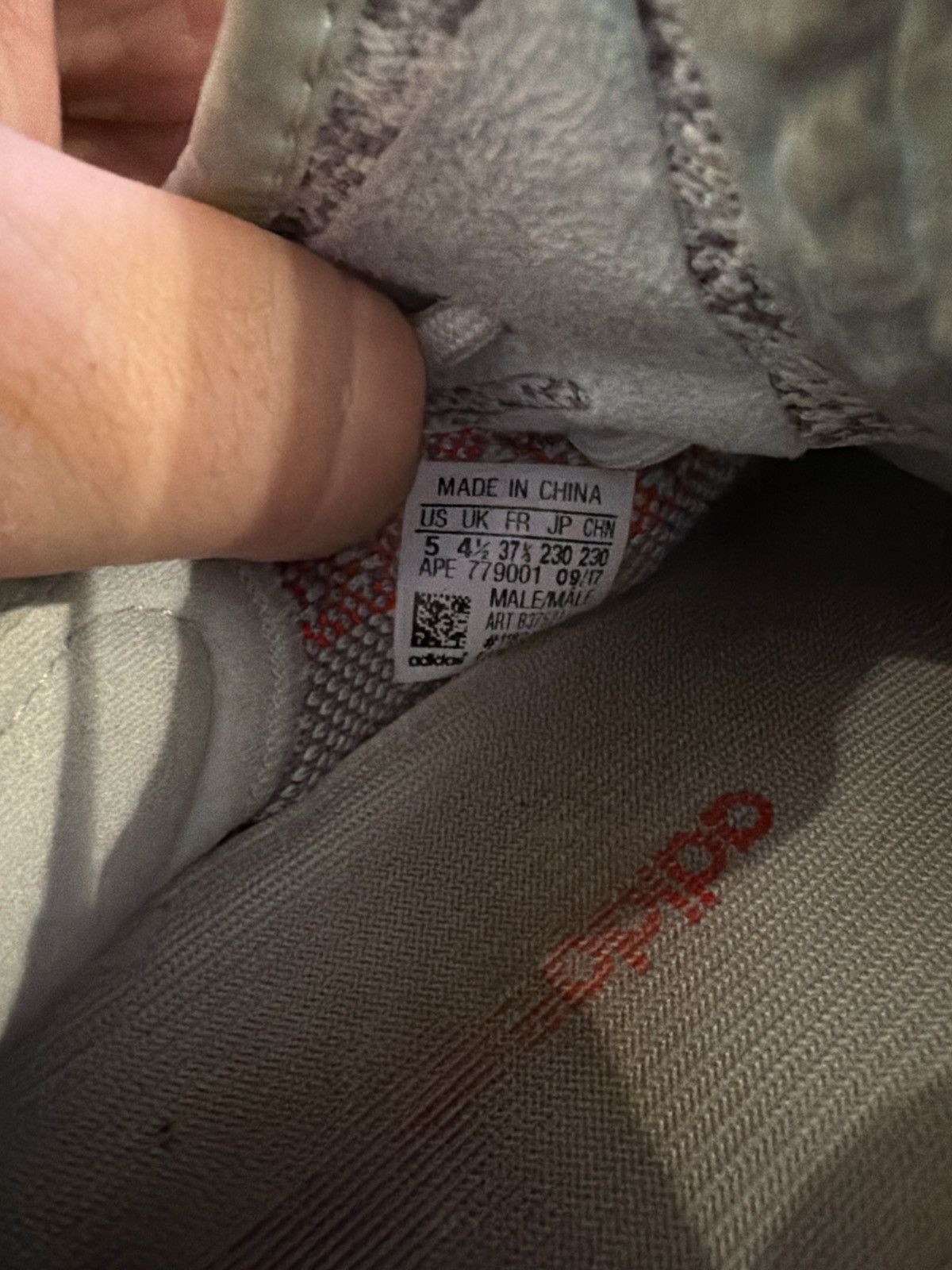 Yeezy Yeezy 350 Blue Tint Size US 5 / EU 37 - 6 Thumbnail