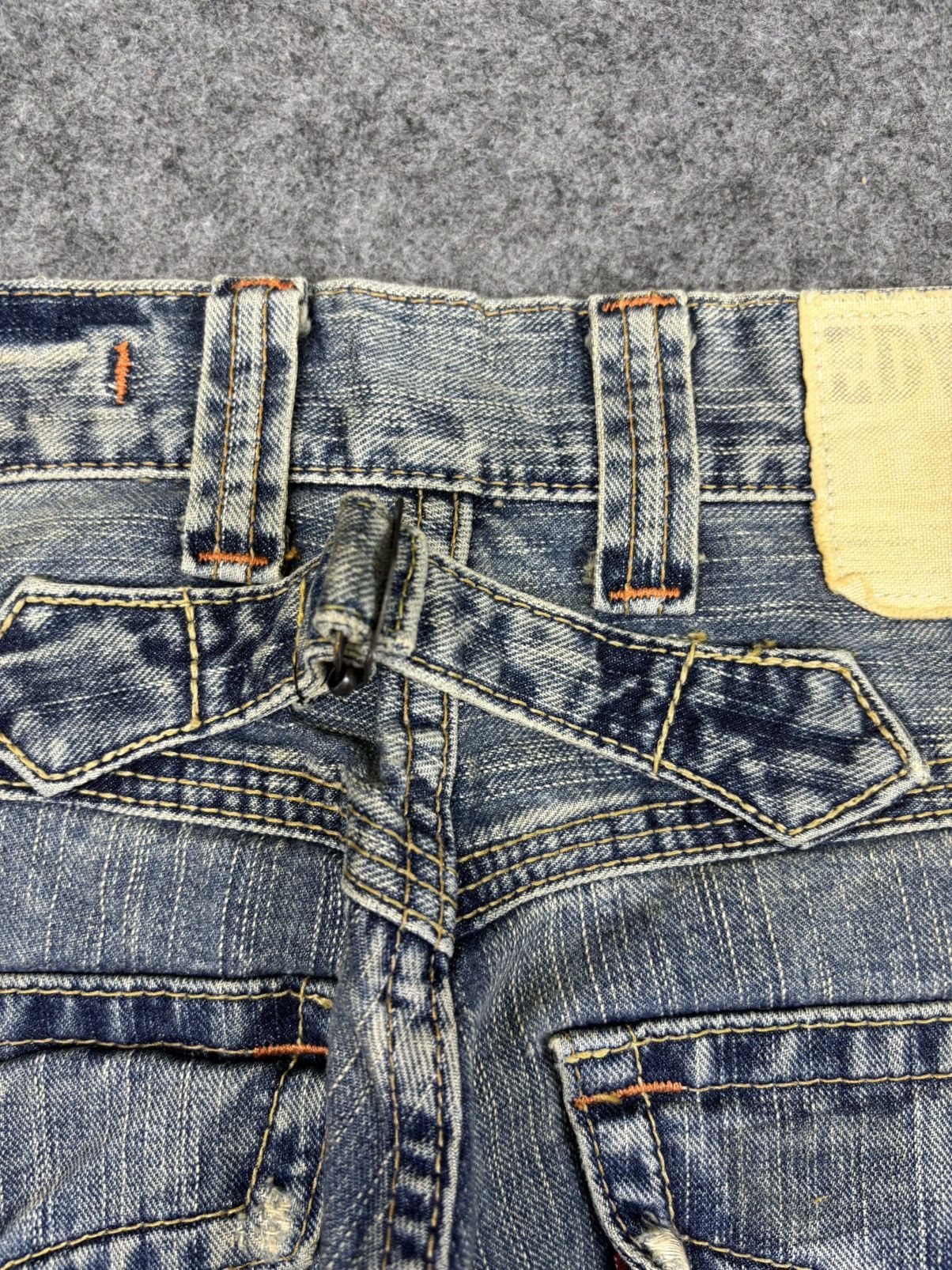 Edwin EDWIN XVS Japan Light Wash Distressed Flare Denim F944 Size US 30 / EU 46 - 12 Thumbnail