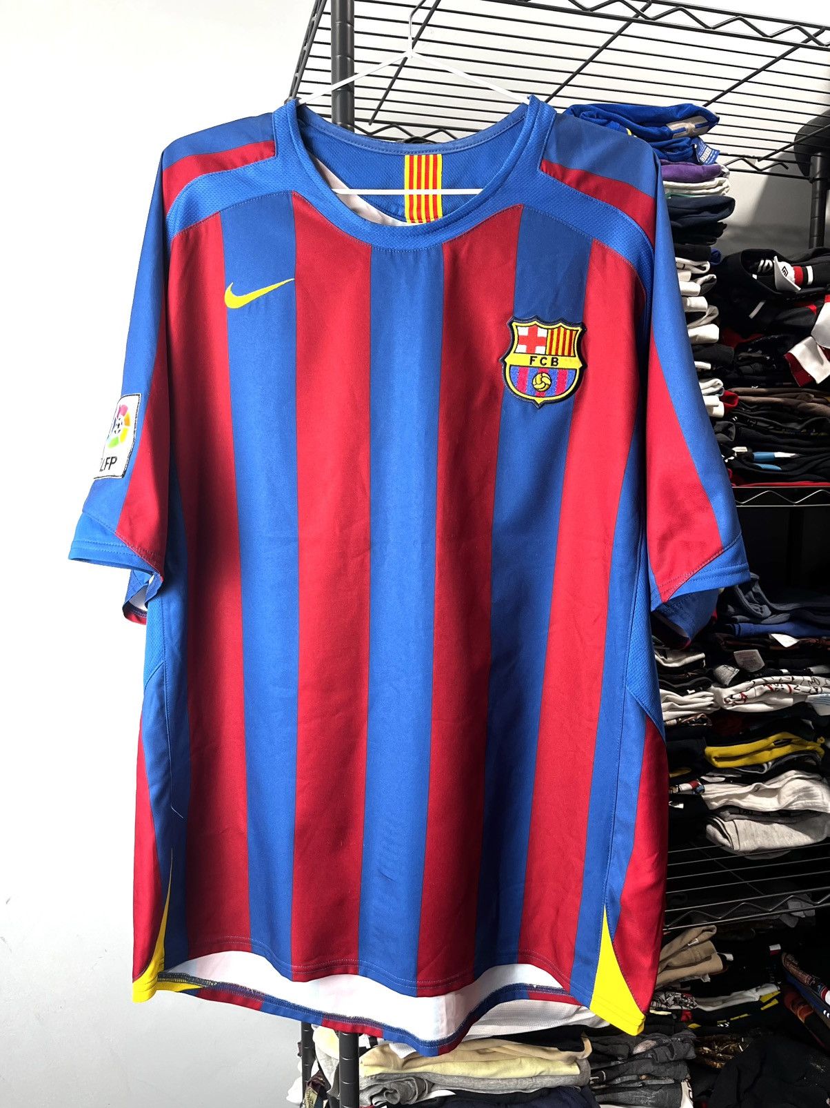Nike Nike FC Barcelona Home Jersey 2006 2007 Ronaldinho Era Size US L / EU 52-54 / 3 - 1 Thumbnail