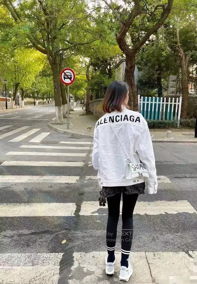 Balenciaga Balenciaga Back Logo Denim Jacket Size US M / EU 48-50 / 2 - 8 Thumbnail
