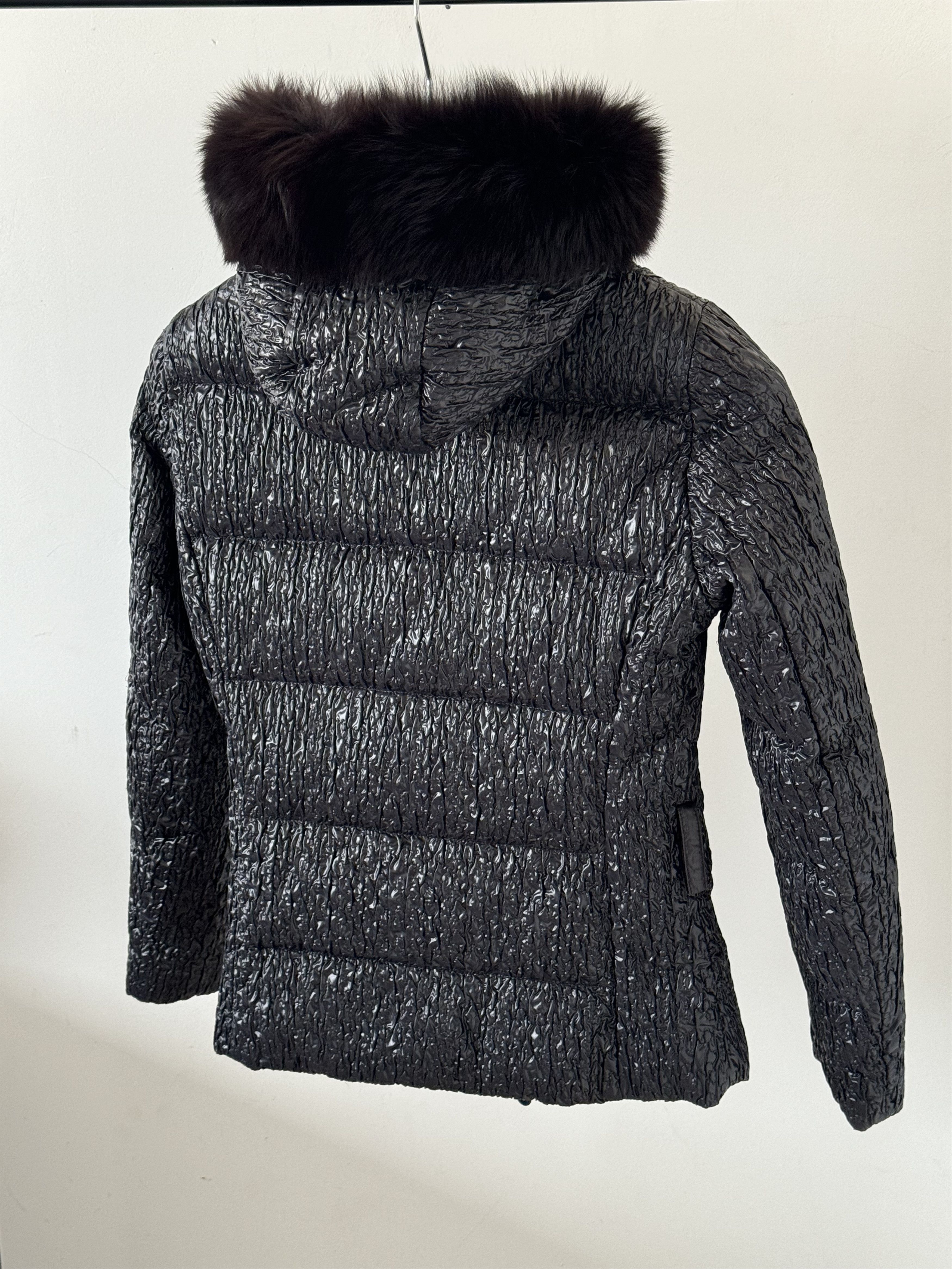 Moncler Moncler black embossed puffer jacket with fur Size M / US 6-8 / IT 42-44 - 3 Thumbnail
