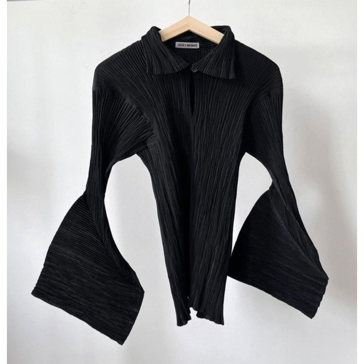 Issey Miyake Vintage Black Pleated Blouse Size M / US 6-8 / IT 42-44 - 1 Thumbnail