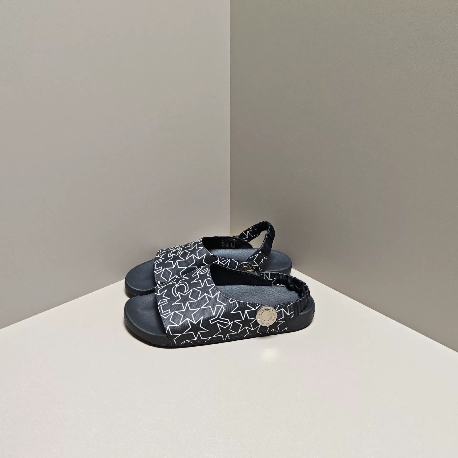 Givenchy Givenchy Sandals 7 Men Size US 7 / EU 40 - 1 Thumbnail