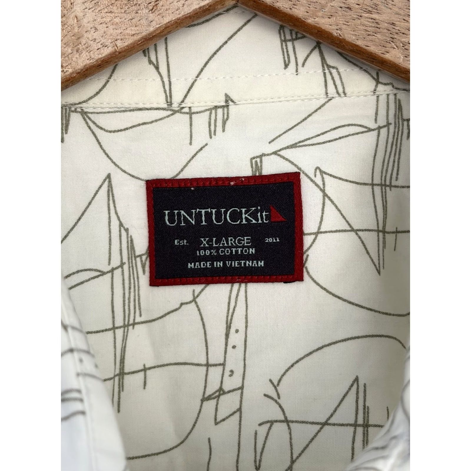 UNTUCKit UNTUCKit Shirt Mens Long Sleeve Button Front Lightweight Work Casual XL Plaid White Cotton Blend Regular Mens Size US XL / EU 56 / 4 - 5 Thumbnail