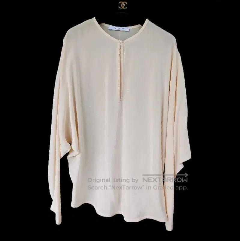 Givenchy Givenchy Silk Long Sleeve Shirt in Off White . Size M / US 6-8 / IT 42-44 - 1 Thumbnail