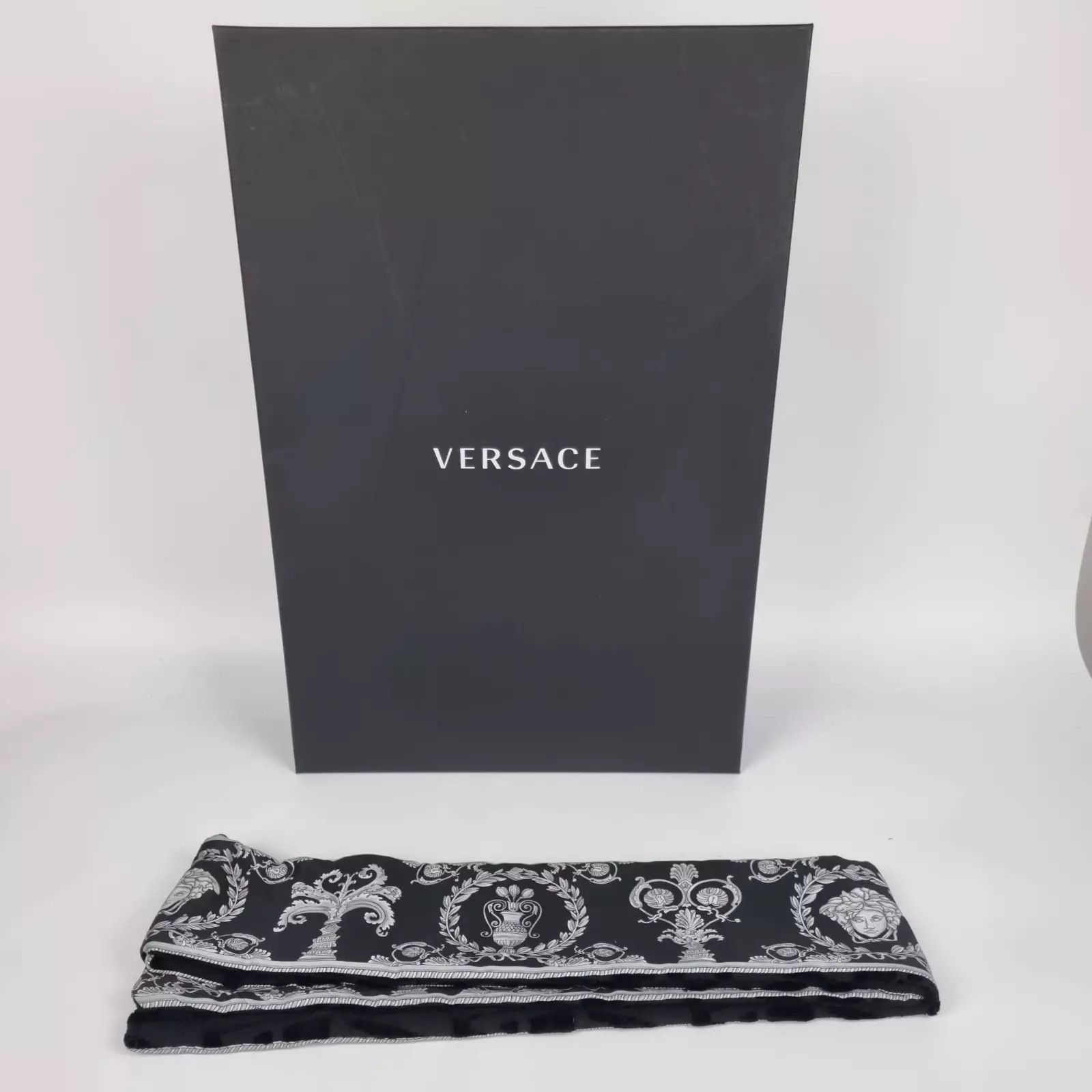 Versace VERSACE Baroque Greca Black/Silver Unisex Robe Size US XL / EU 56 / 4 - 2 Thumbnail