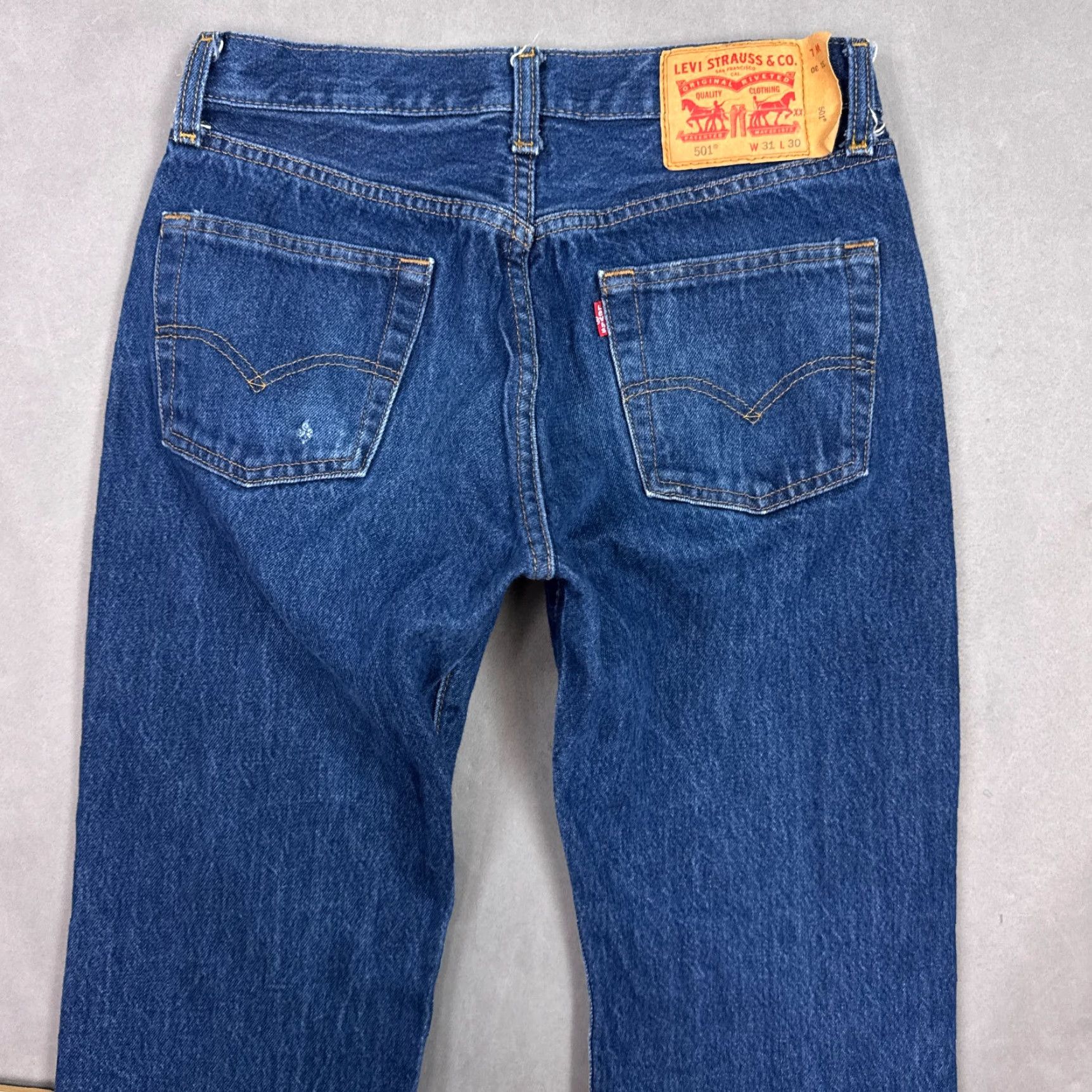 Levi's Levi's 501 Jeans Men Blue Button Fly Denim Pant Straight Classic (Tag31x30) Jeans Mens Blue Denim Straight Classic 501 Series 30x27 Size US 31 - 5 Thumbnail