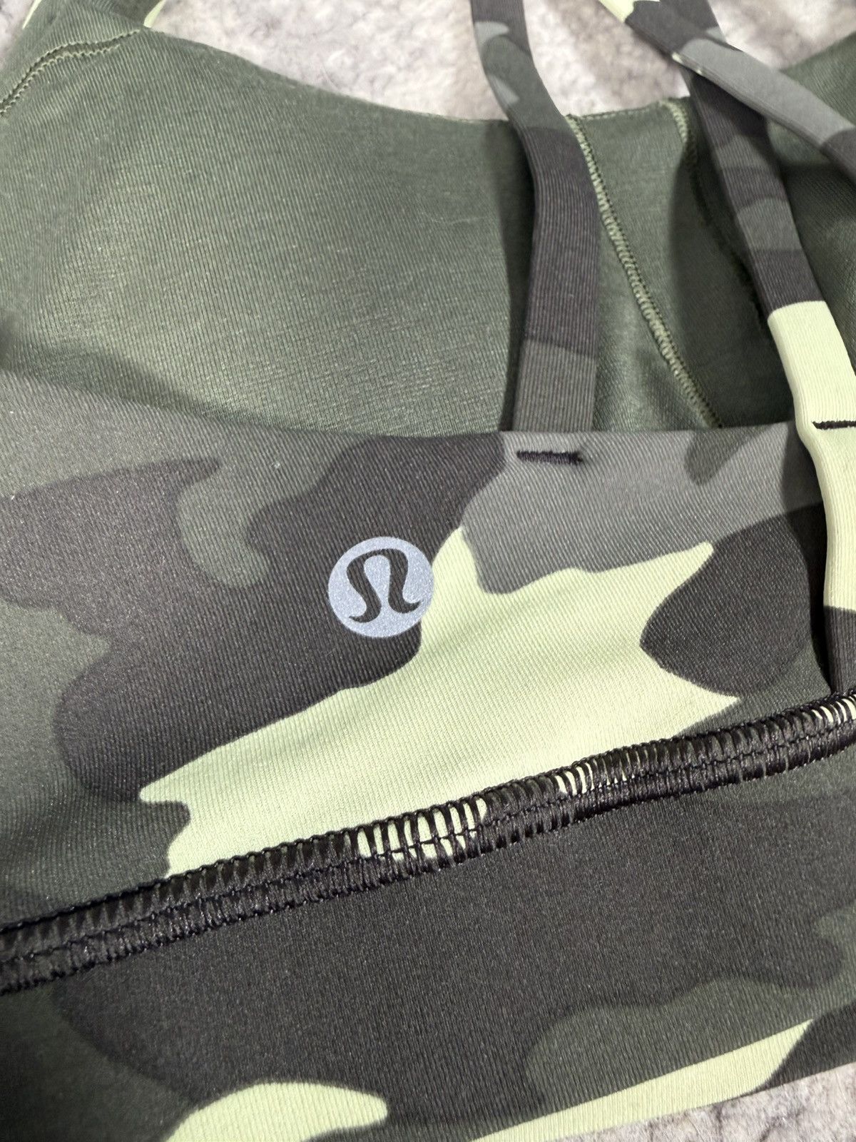 Lululemon Lululemon Green Camo Energy Sports Bra Size M / US 6-8 / IT 42-44 - 5 Thumbnail