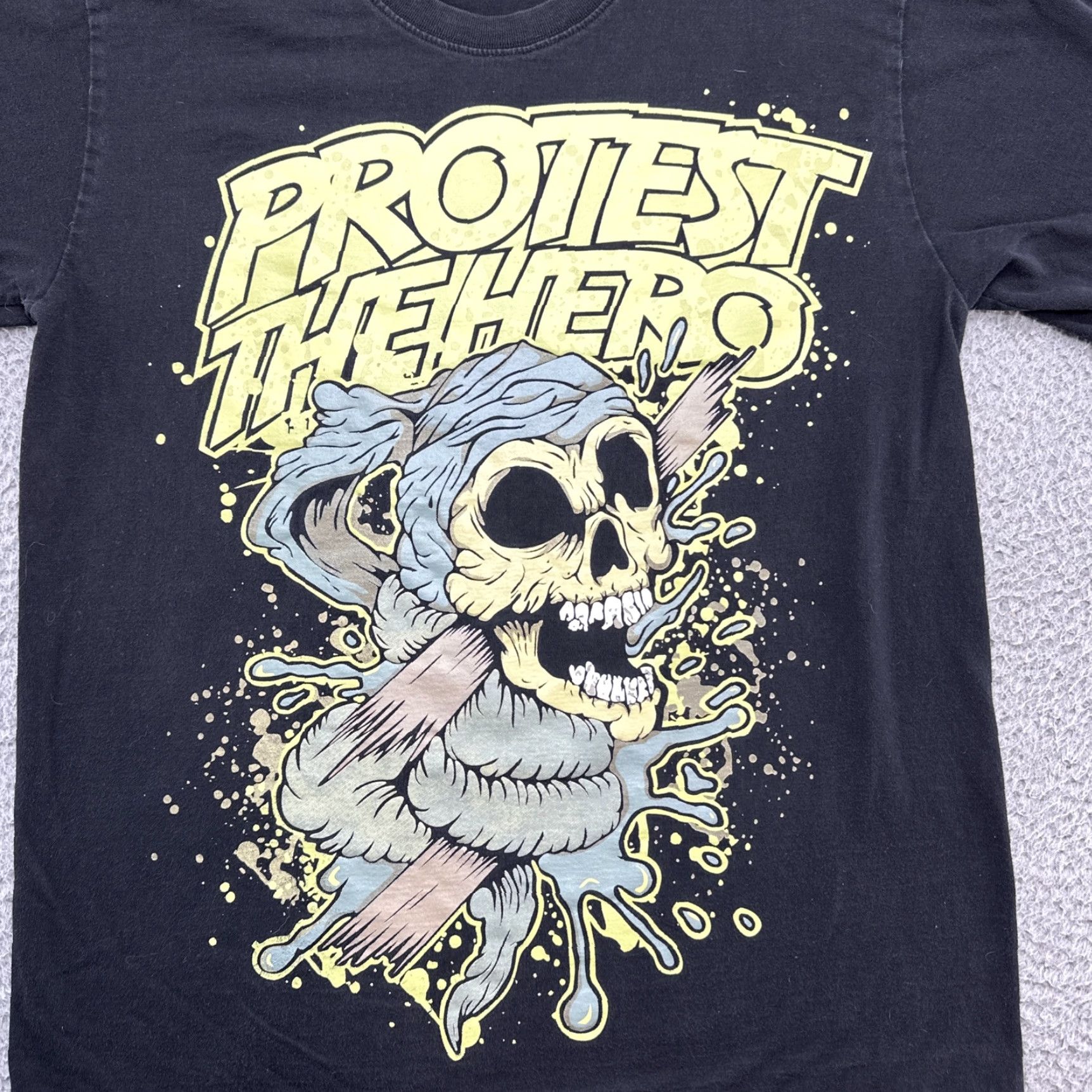 Fruit Of The Loom VINTAGE Protest The Hero Band T Shirt Large Rare Skull Shirt Mens L Black Size US L / EU 52-54 / 3 - 2 Thumbnail