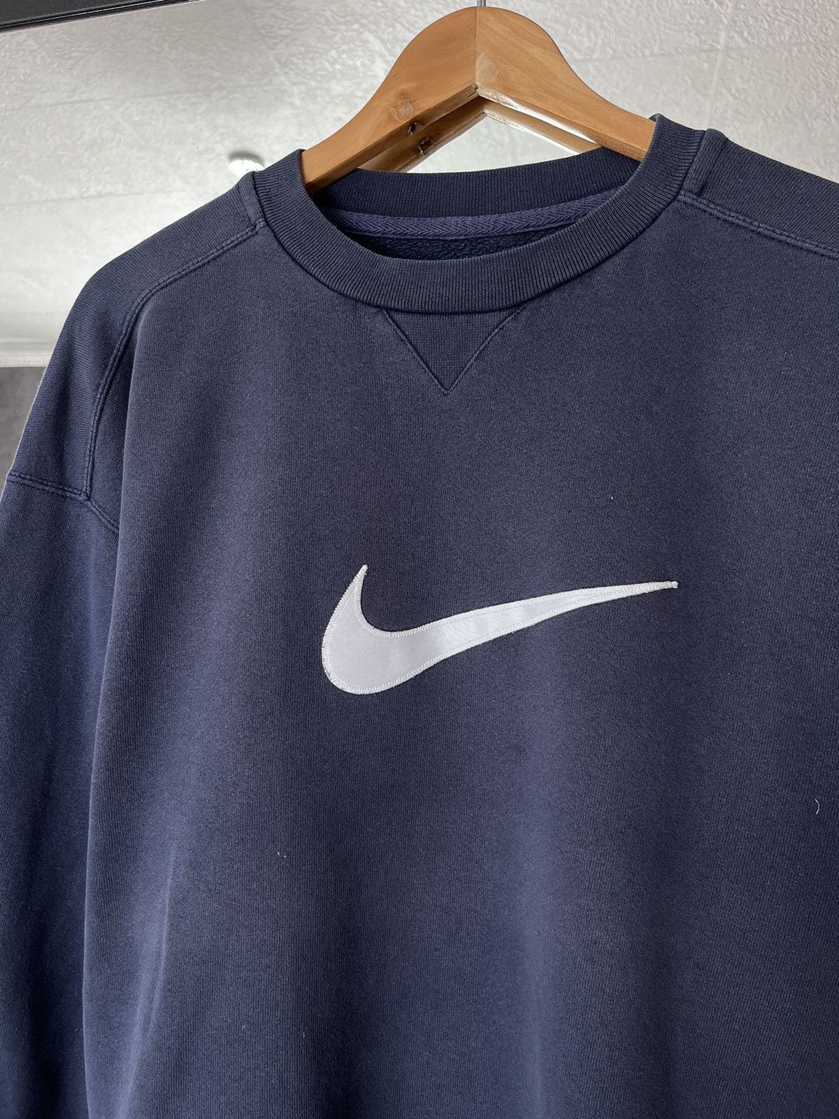 Nike Vintage NIKE Center Big Swoosh Embroidered Blue Sweatshirt Size US M / EU 48-50 / 2 - 3 Thumbnail