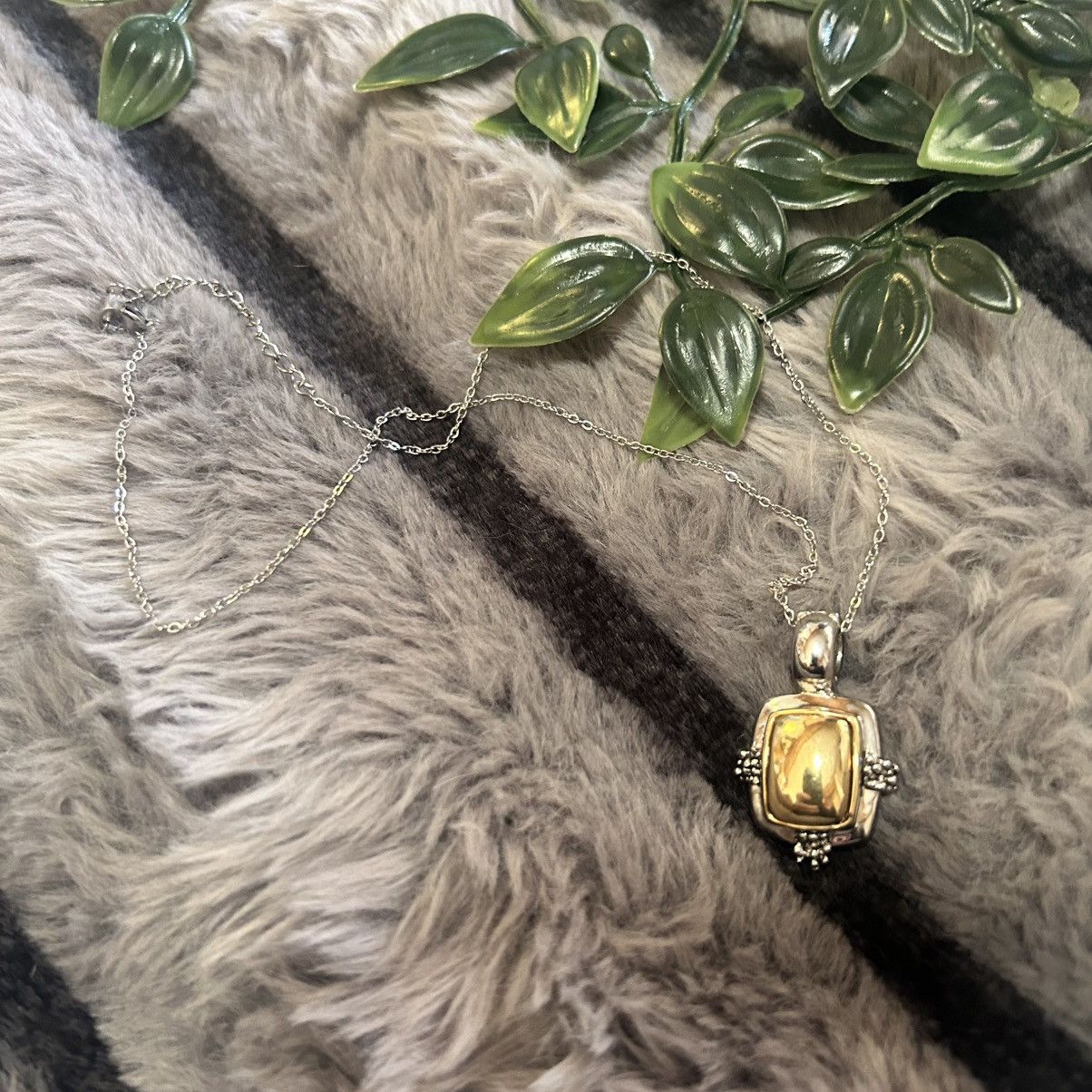 Vintage Vintage 80s dual tone snap bale pendant on chain necklace Size ONE SIZE - 6 Thumbnail