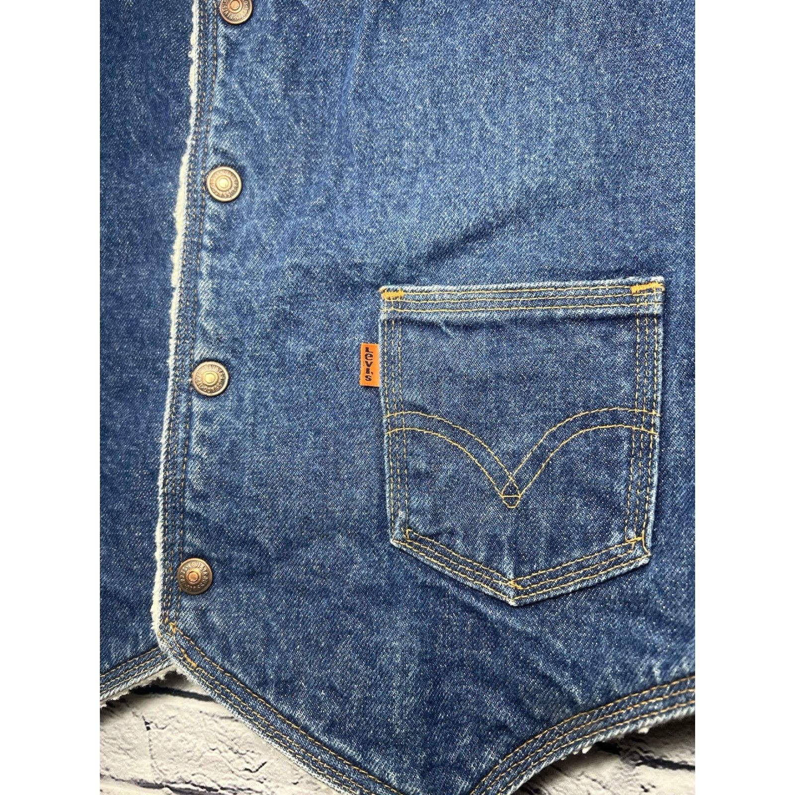 Levi's VINTAGE Levi's Orange Tab Sherpa Lined Denim Trucker Vest Unisex M Blue Cotton Denim Snap Vest 80s 90s Biker Retro USA Western Mens Womens Size US M / EU 48-50 / 2 - 5 Thumbnail