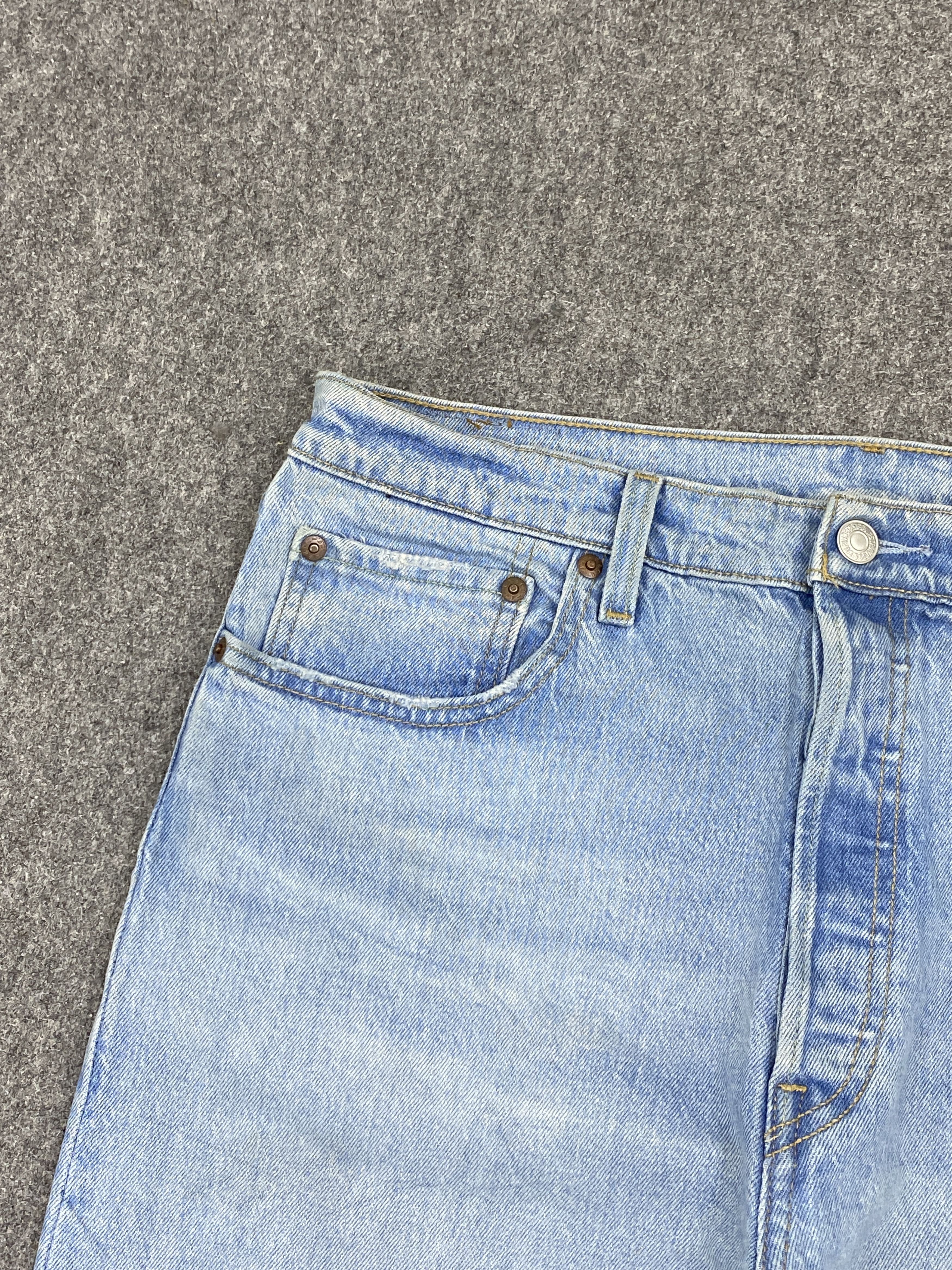 Levi's Vintage Levis 501 Light Wash Blue Jeans DP2755 Size US 32 / EU 48 - 11 Thumbnail