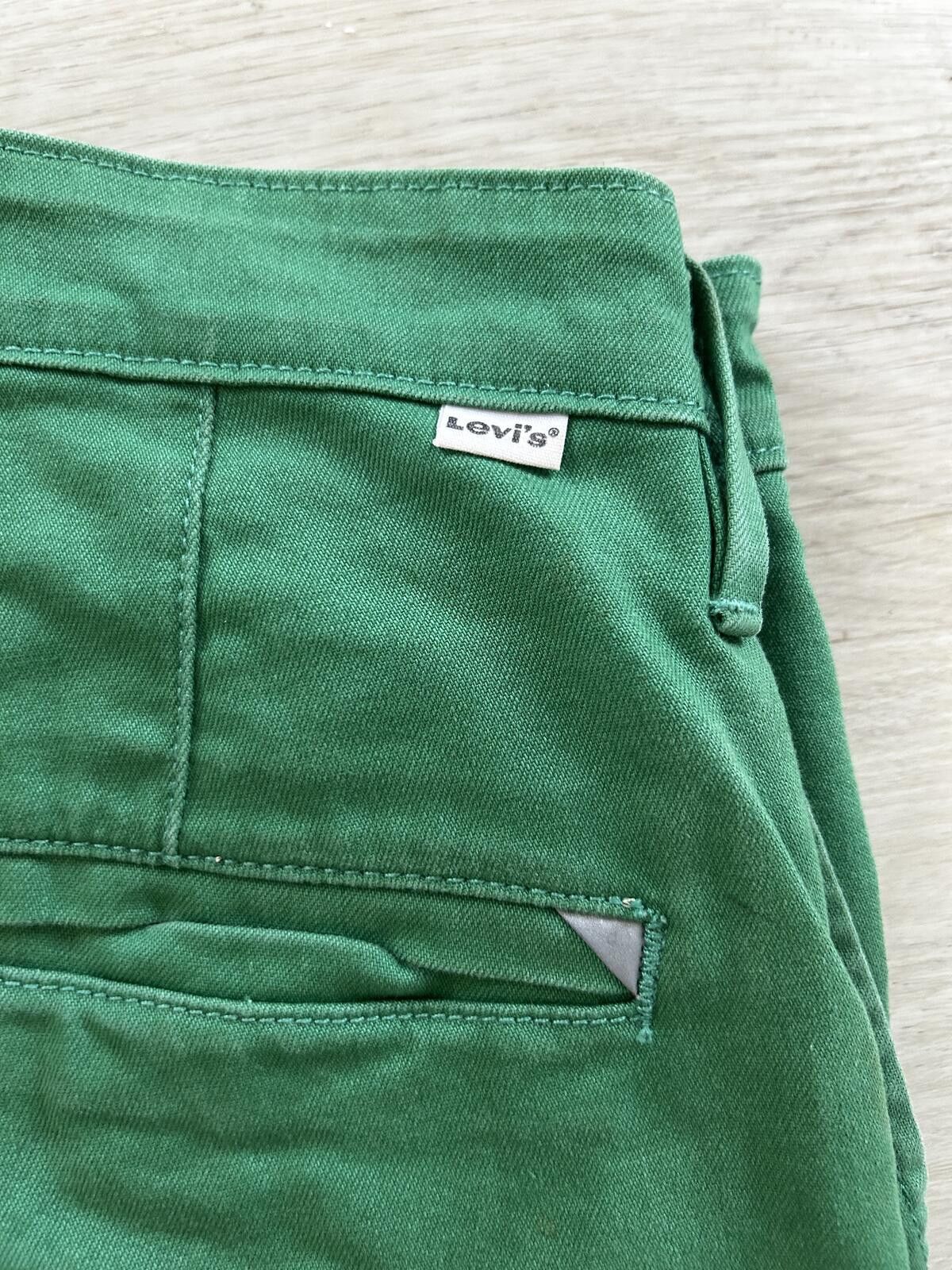Other Levi's Commuter Green Reflective Bicycle Shorts Size 34 Size US 34 / EU 50 - 2 Thumbnail