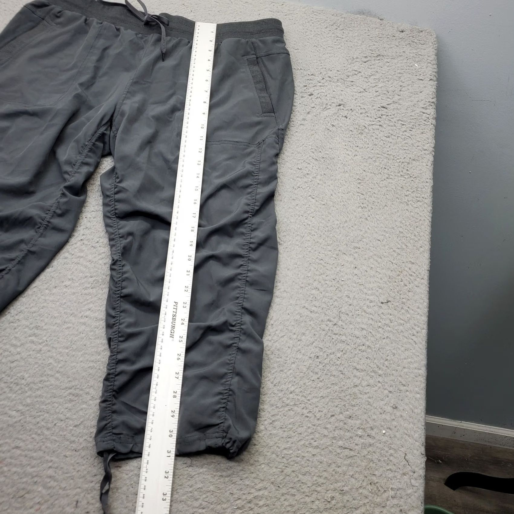 Vintage Ultra Performance Crop Pants Womens 1X Gray Ruched Stretch Drawstring Waist Pockets Elastic Waist Athletic Slit Front Flat Front Cropped Casual Travel Size 40" / US 18 - 4 Thumbnail