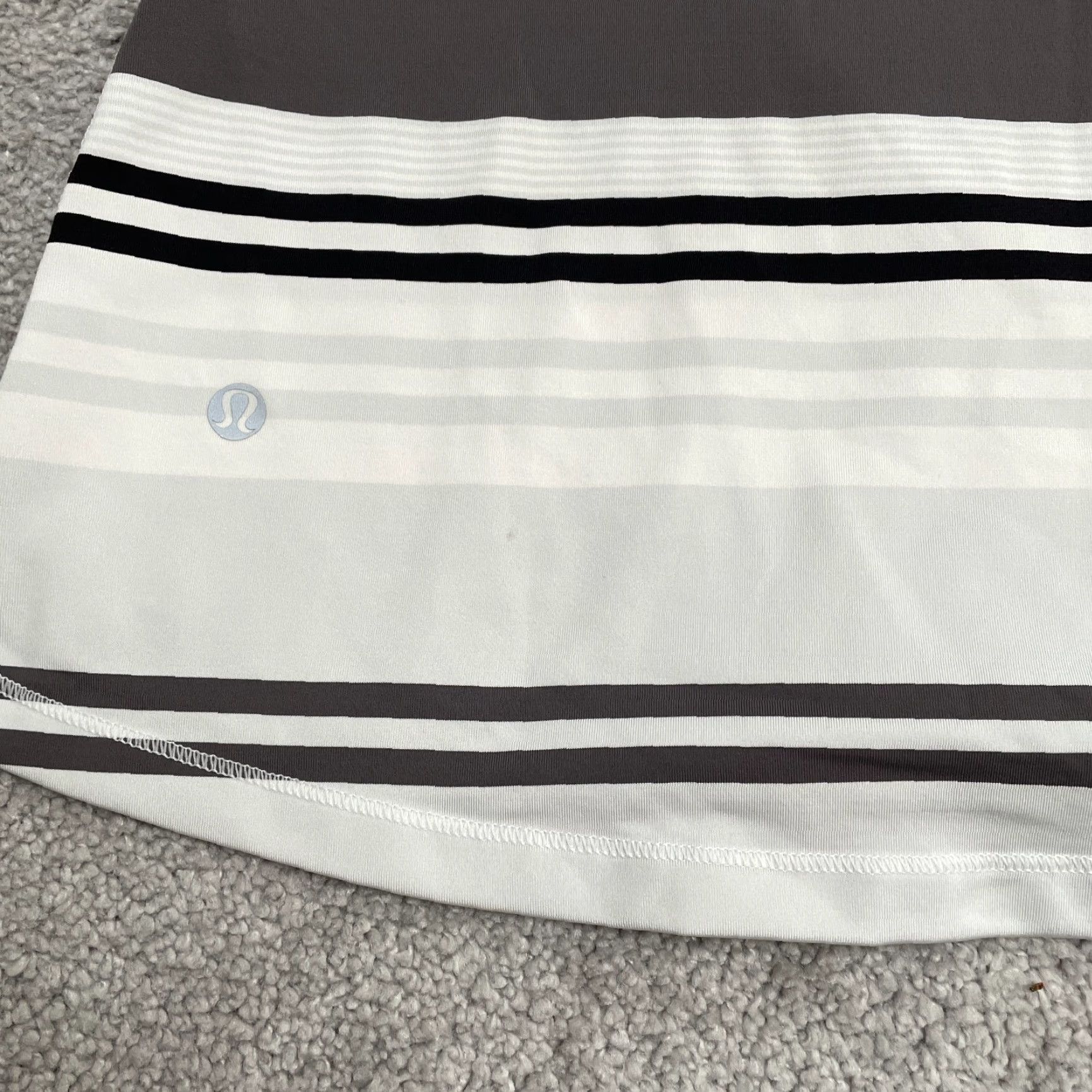 Lululemon Lululemon Active Tank Top Womens 6 White Black Gray Striped Racerback Athletic Shirt Adult Regular Multicolor Short Sleeve? Size M / US 6-8 / IT 42-44 - 5 Thumbnail