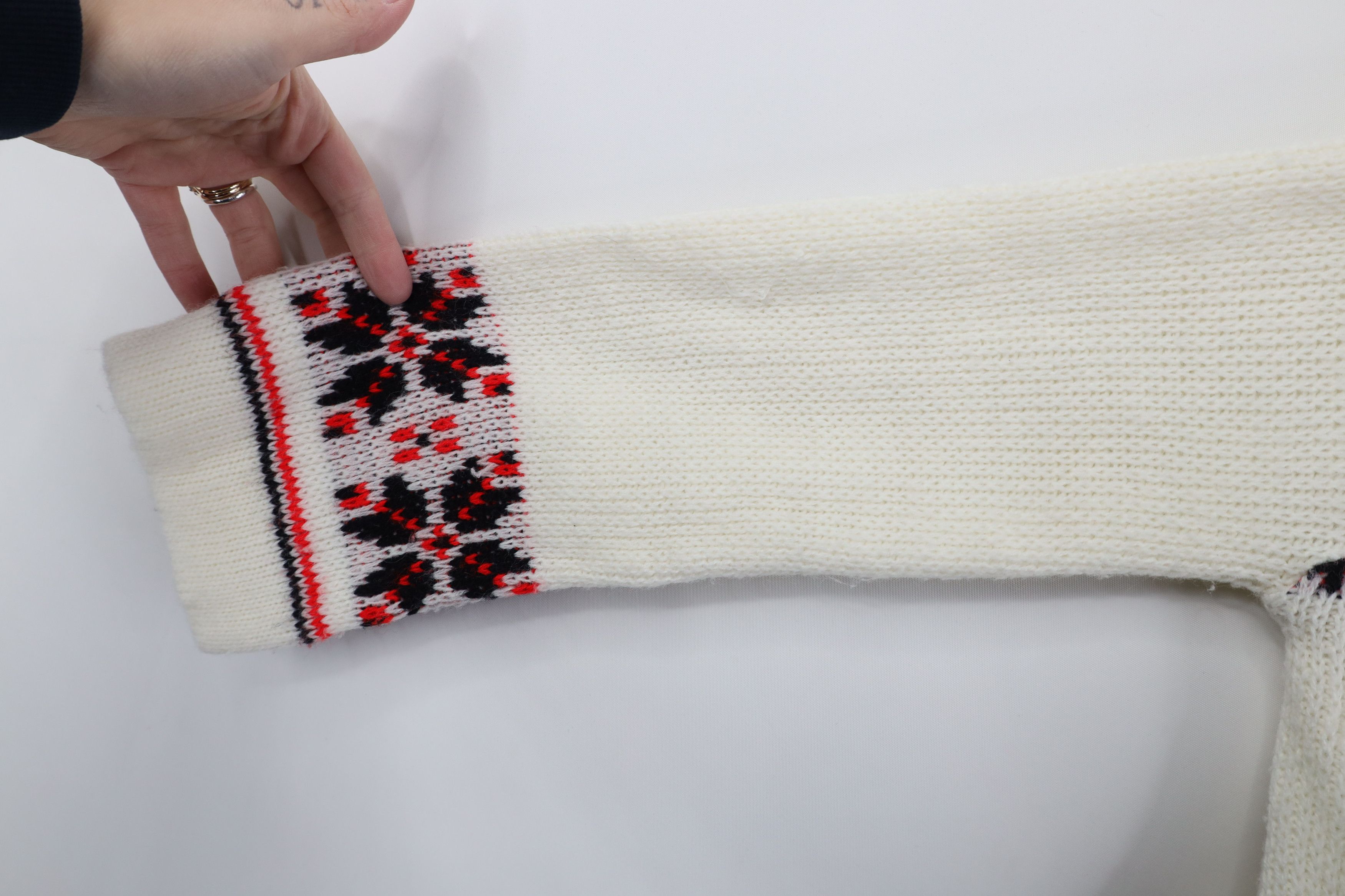 Vintage Vintage 70s Streetwear Belted Snowflake Cardigan Sweater USA Size L / US 10 / IT 46 - 7 Thumbnail