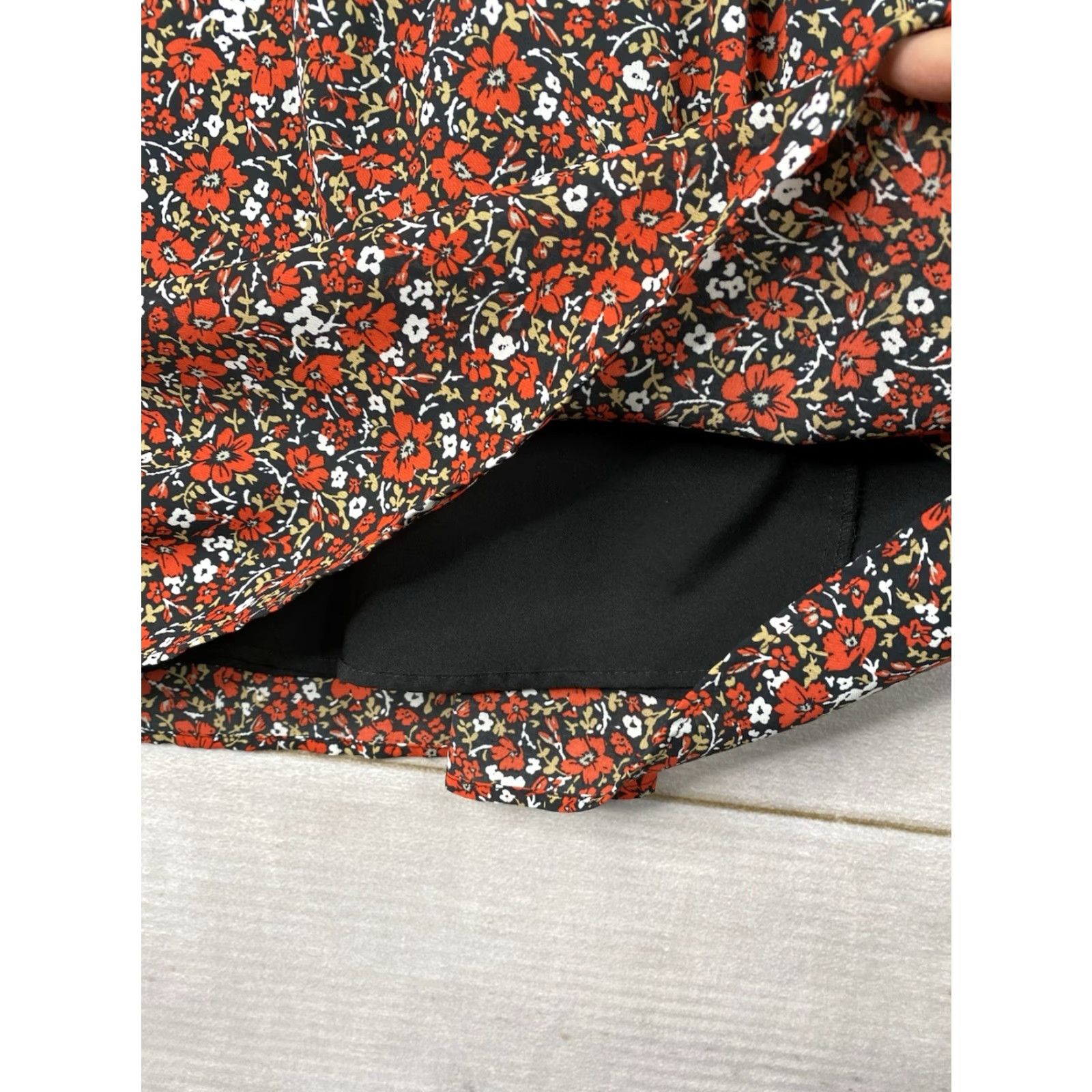 Banana Republic VINTAGE Banana Republic Dress Sz 8 Black Red Floral Print Shift Tie Front Elastic Waist Size M / US 6-8 / IT 42-44 - 6 Thumbnail