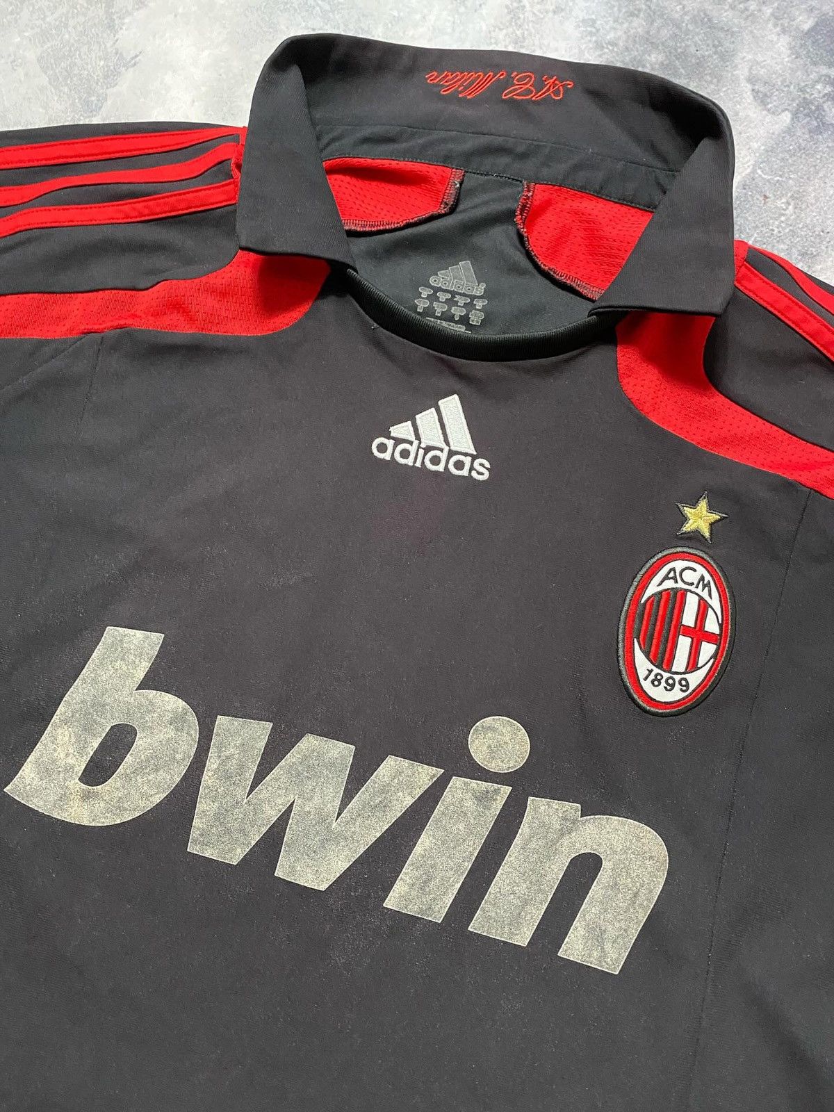 Adidas × Vintage Vintage adidas AC Milan soccer jersey size M black Size US M / EU 48-50 / 2 - 2 Thumbnail