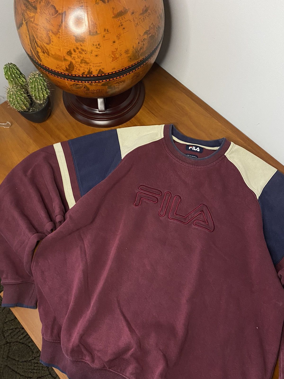 Fila 🚨Vintage 90s Fila sweatshirt Big Embroidered logo boxy fit Size US L / EU 52-54 / 3 - 2 Thumbnail