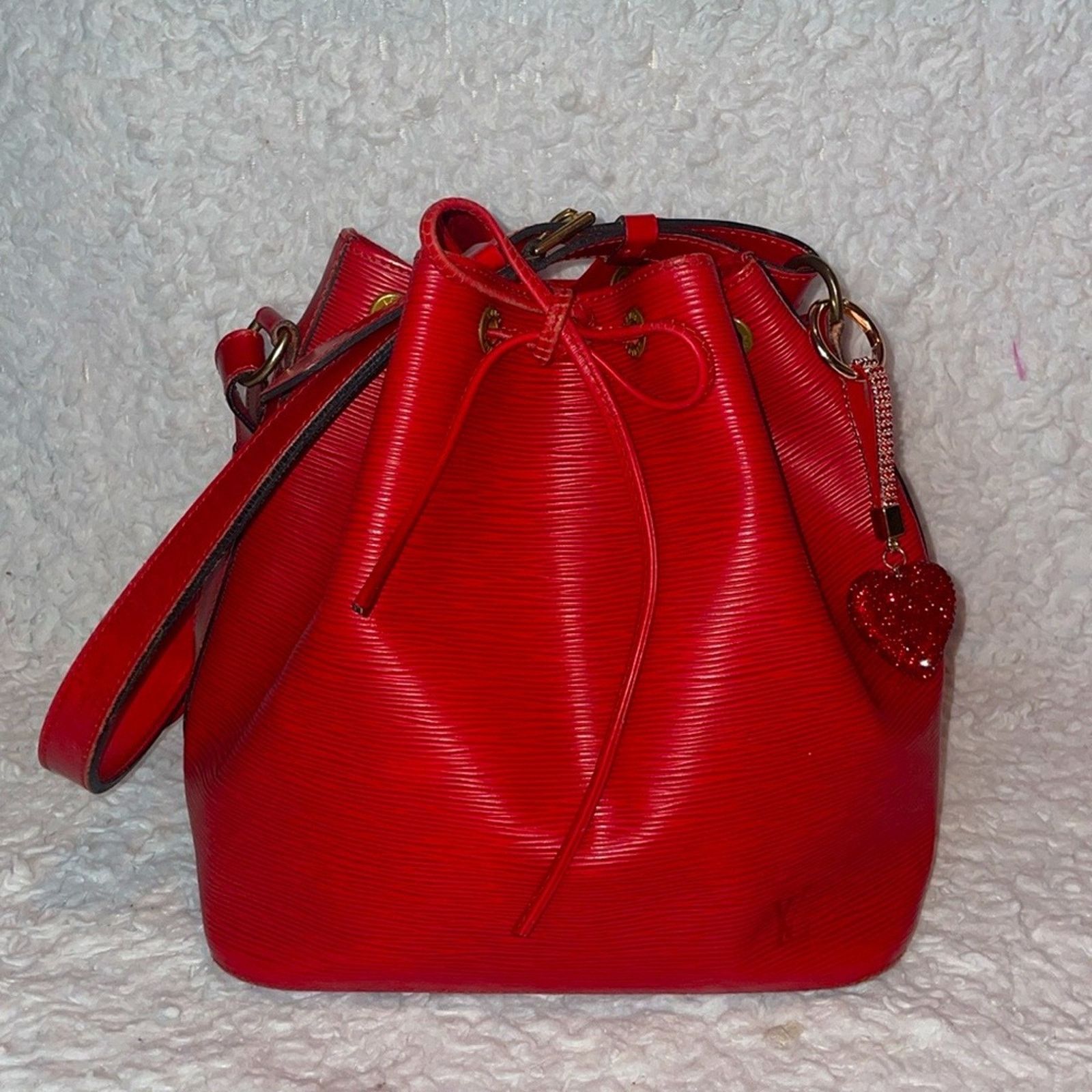 Louis Vuitton Louis Vuitton Petite Noe Red Epi Bucket Bag Size ONE SIZE - 1 Thumbnail