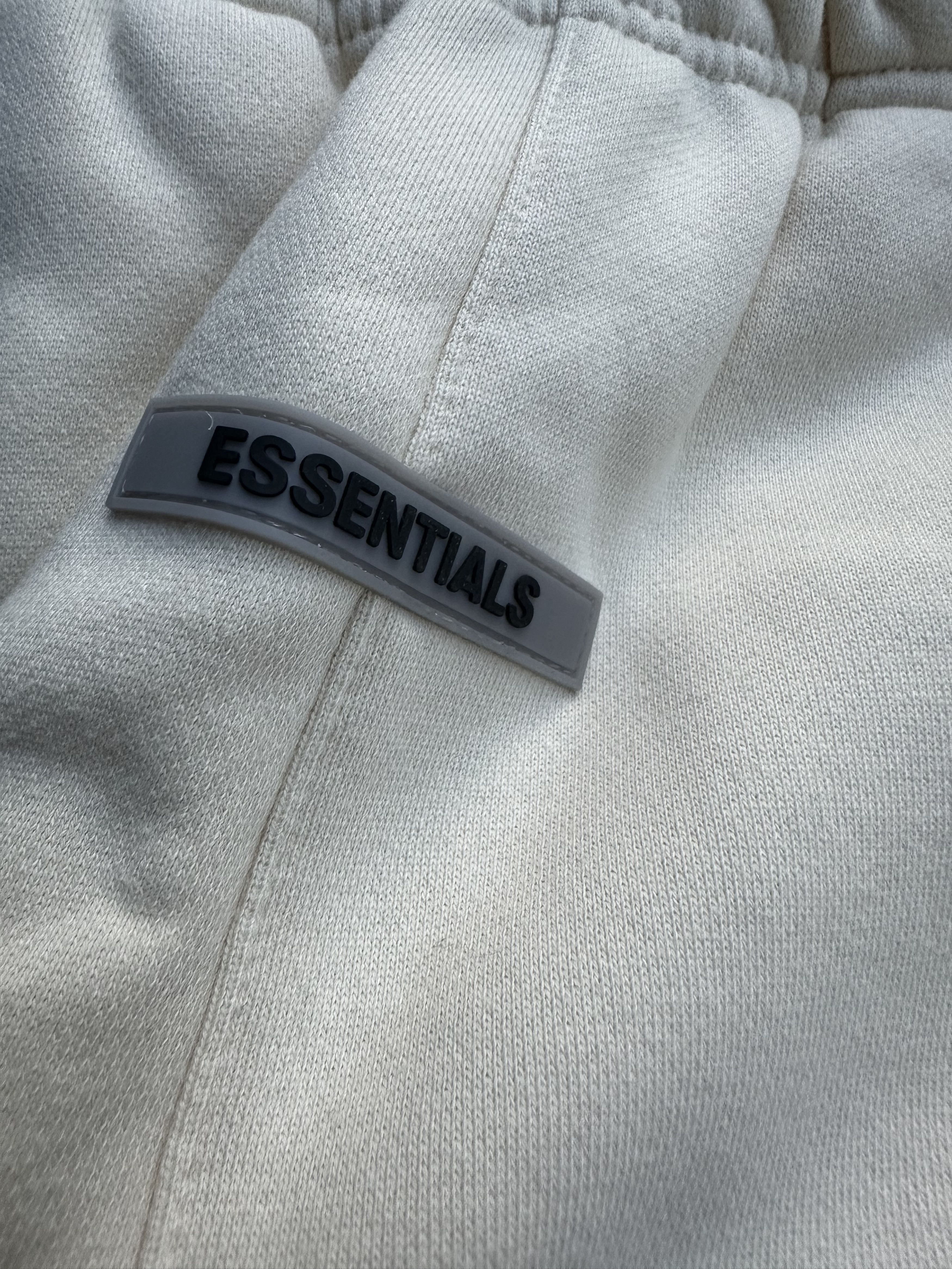 Essentials BRAND NEW FEAR OF GOD ESSENTIALS CREAM SWEATSHORTS XSMALL Size US 27 - 5 Thumbnail