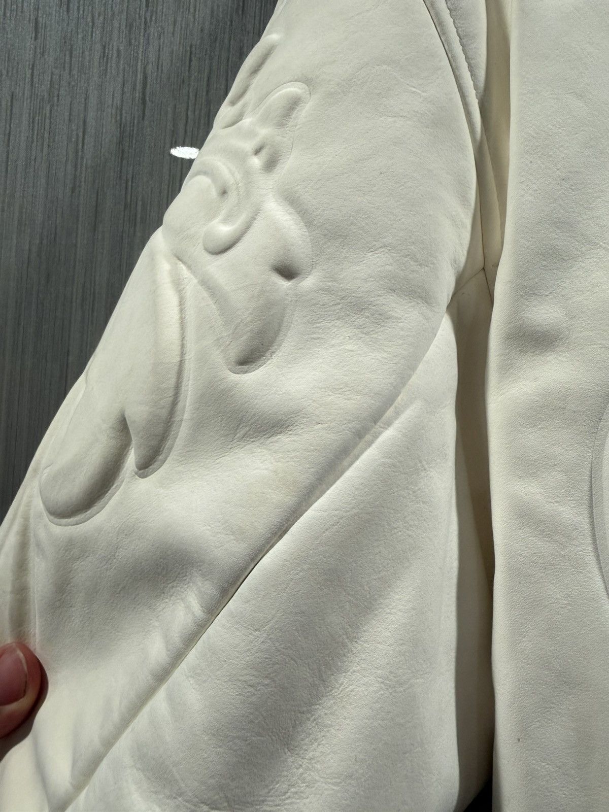 Louis Vuitton Louis Vuitton Leather Ornament Monogram Debossed Jacket Size US M / EU 48-50 / 2 - 11 Thumbnail