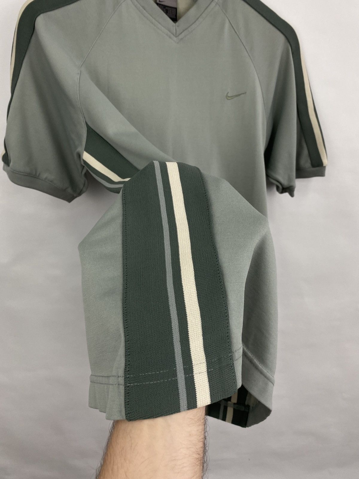 Nike 🇺🇸 Vintage 90s Nike T-Shirt Y2K Rare Retro Hype Size US M / EU 48-50 / 2 - 7 Thumbnail