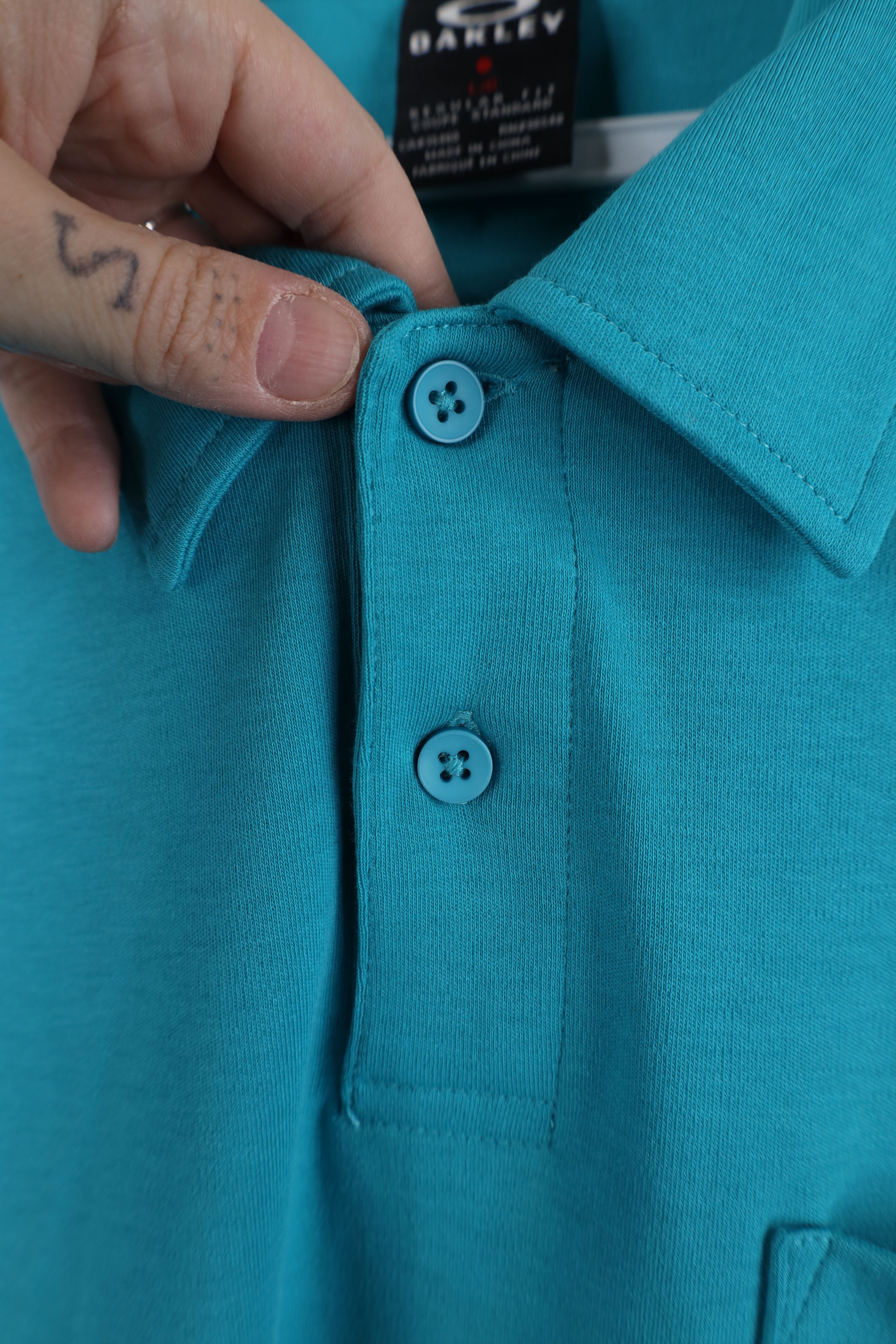 Oakley Vintage Y2K Oakley Logo Soft Touch Collared Golf Polo Shirt Size US L / EU 52-54 / 3 - 7 Thumbnail