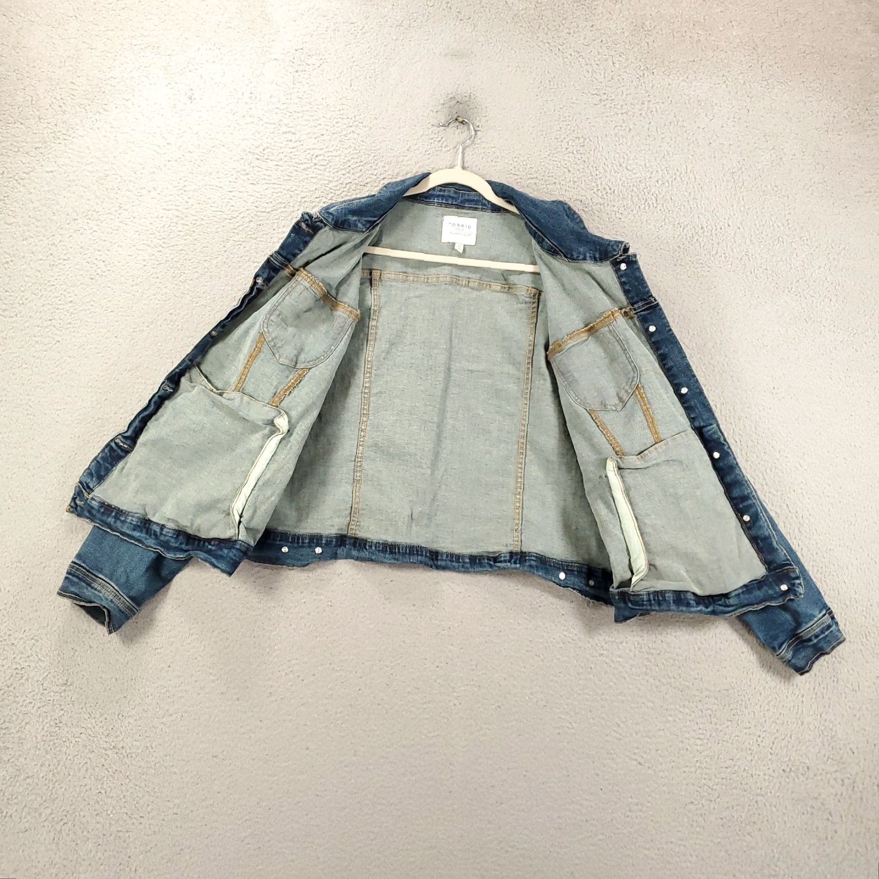 Torrid Torrid Trucker Jacket Denim Jean Jacket Button Up Stretch Blue Size 4X Womens Size 40" / US 18 - 3 Thumbnail