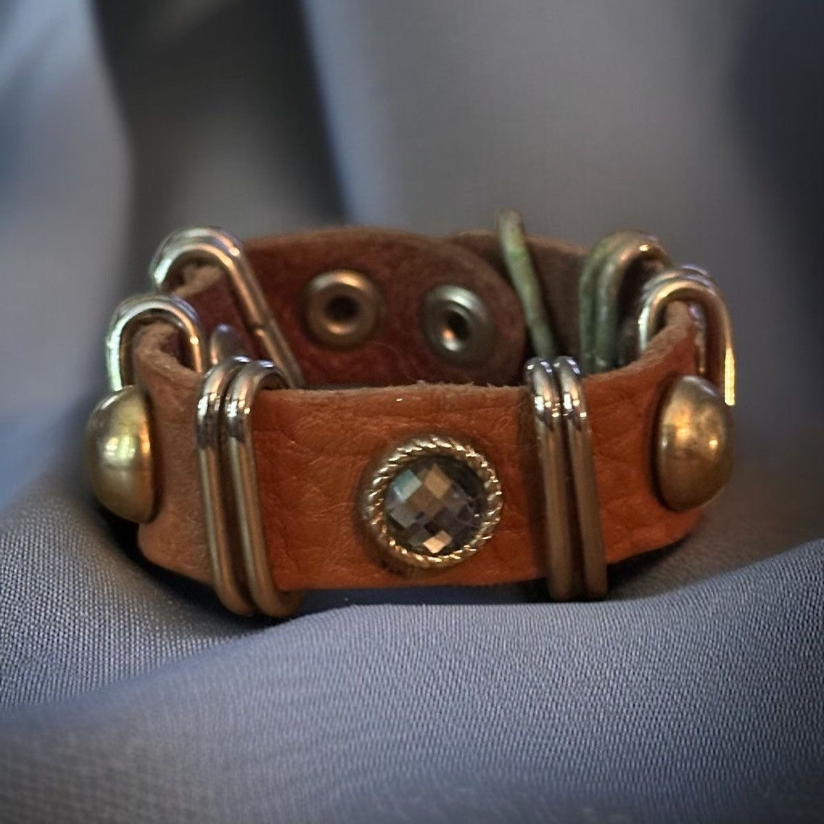Other Jeweled leather snap bracelet Size ONE SIZE - 1 Thumbnail