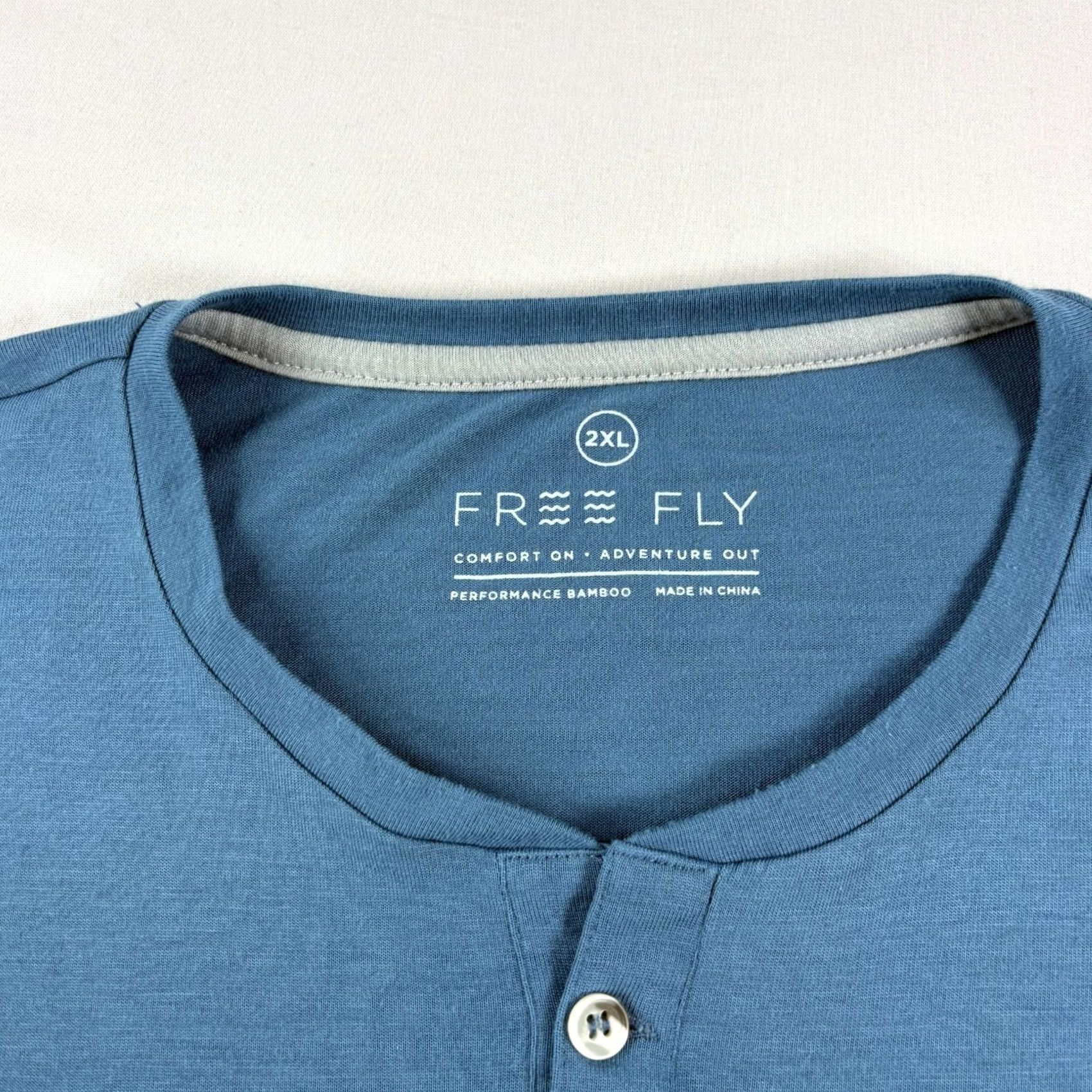 Vintage Free Fly Shirt Mens 2XL Blue Henley Performance Bamboo Stretch Short Sleeve Shirt Size US XXL / EU 58 / 5 - 3 Thumbnail
