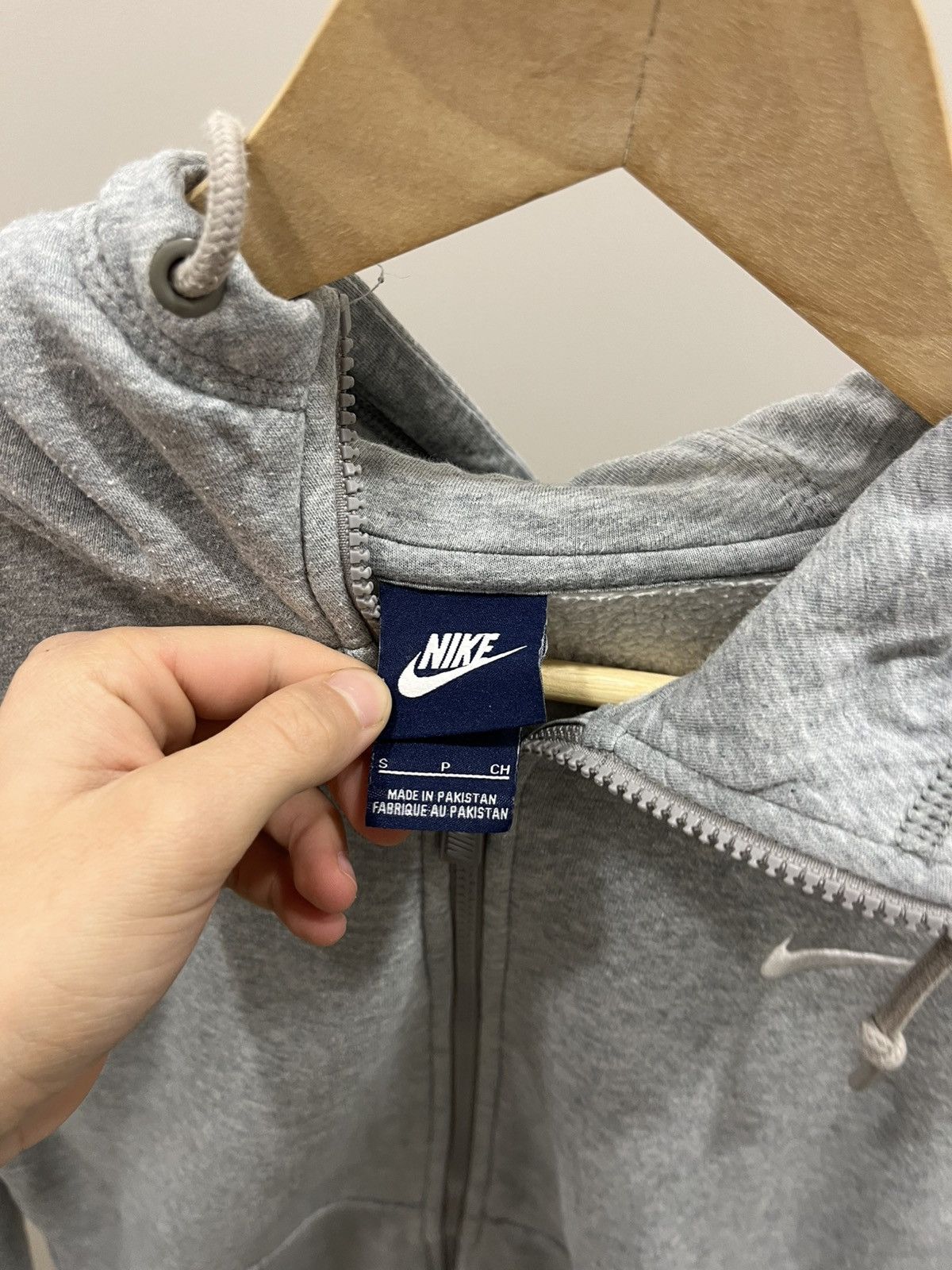 Nike Vintage 20's Nike Zip Hoodie Swoosh Gray Blank USA Y2K Style Size US S / EU 44-46 / 1 - 5 Thumbnail