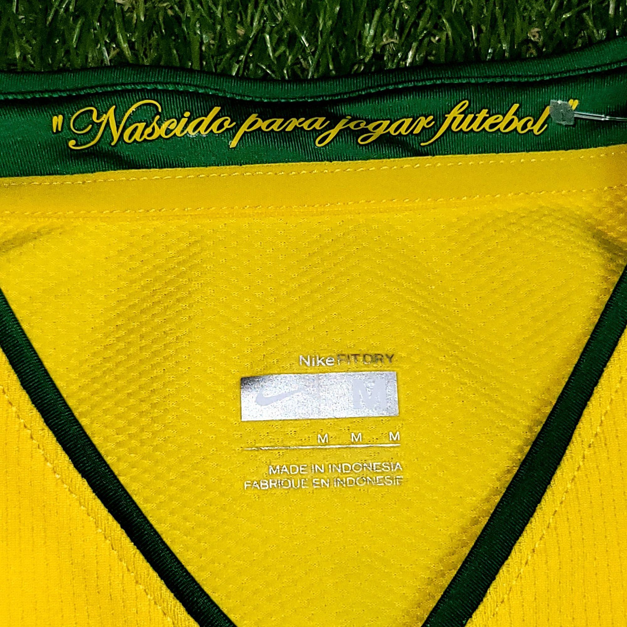 Nike Ronaldinho Nike Brazil 2008 Soccer Jersey Shirt BNWT M Size US M / EU 48-50 / 2 - 4 Thumbnail