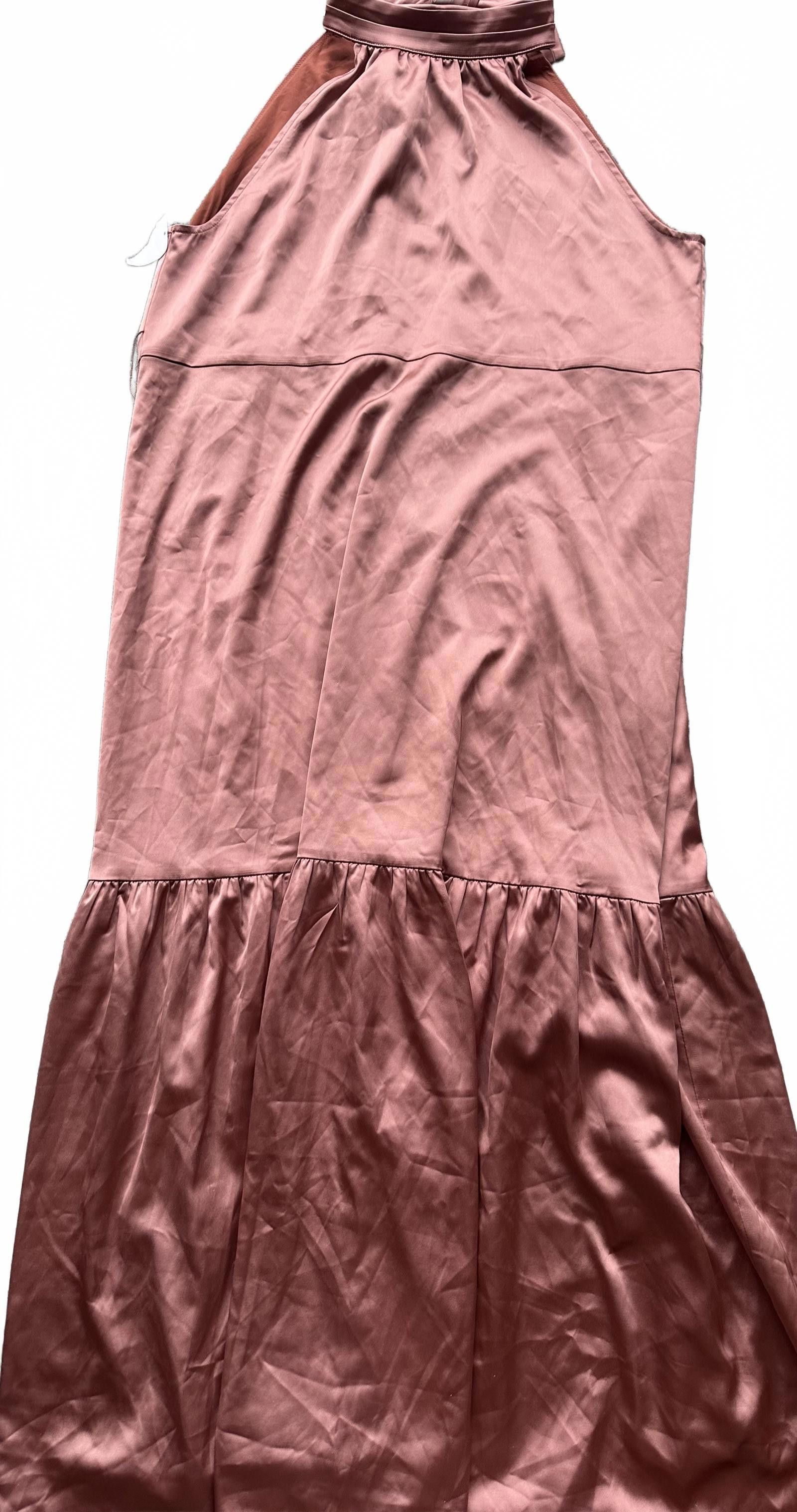 Chic Long Dress with Ruffled Hem