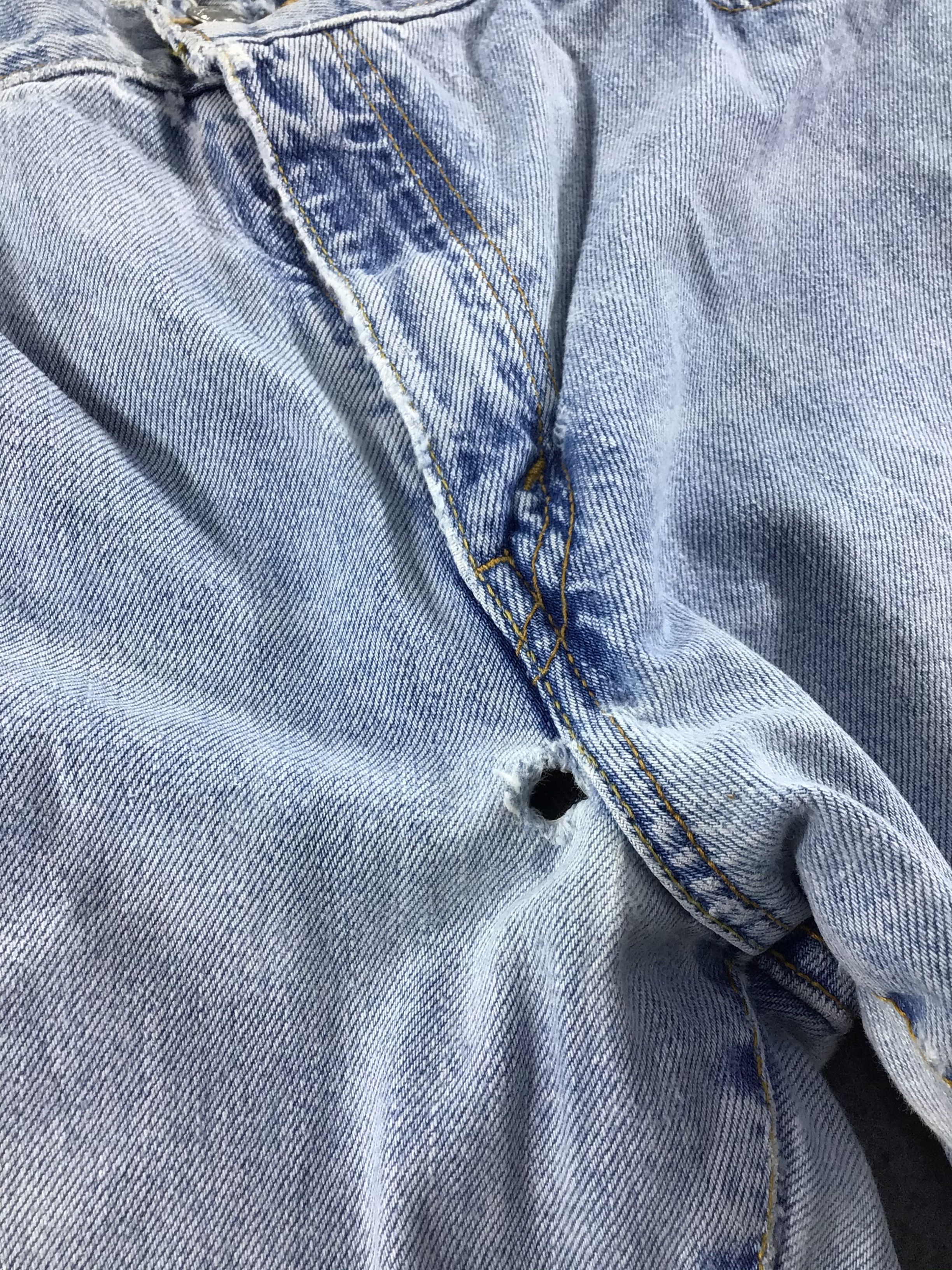Levi's Vintage Levis 550 Jeans Distressed Faded Blue -J584 Size US 33 - 8 Thumbnail