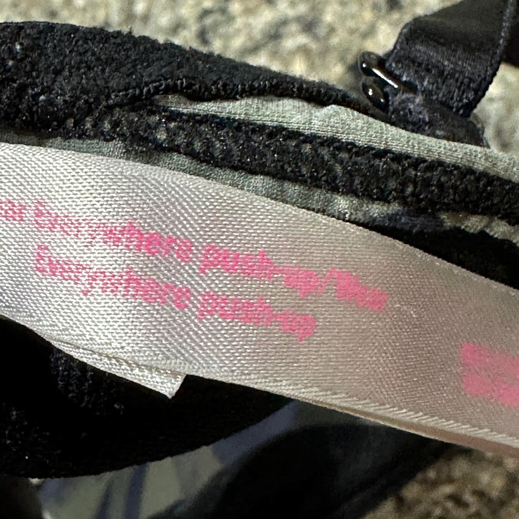 Vintage PINK Victoria's Secret Bra Push Up Underwire Camouflage 32C 32 Band SMALL BLEMISH Womens Size ONE SIZE - 5 Thumbnail