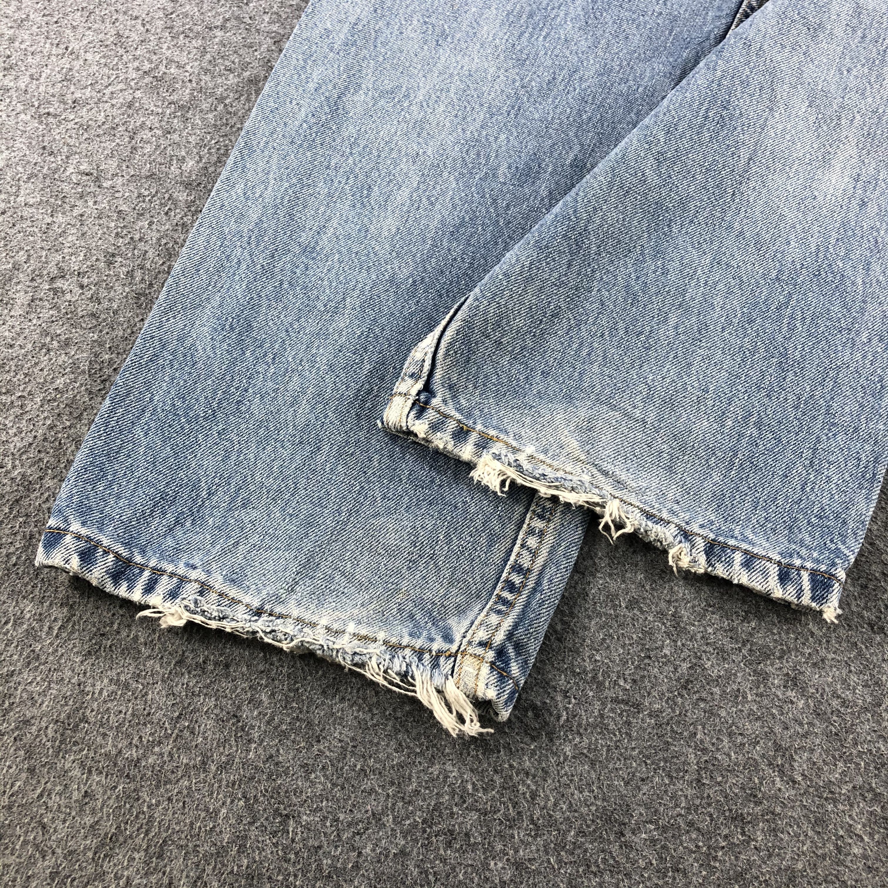 Levi's Vintage 90s Distress Levis 550 Light Wash Jeans-J1294 Size US 35 - 6 Thumbnail