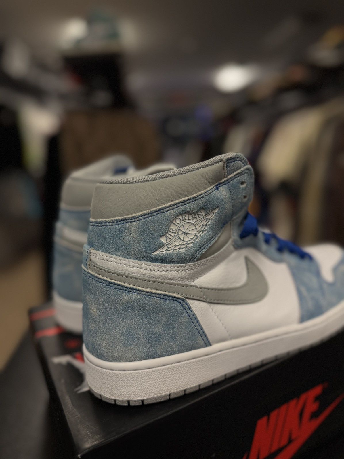 Jordan Brand × Nike Jordan 1 Hyper Royal Blue Size 12 W/ BOX (555088-402) Size US 12 / EU 45 - 3 Thumbnail