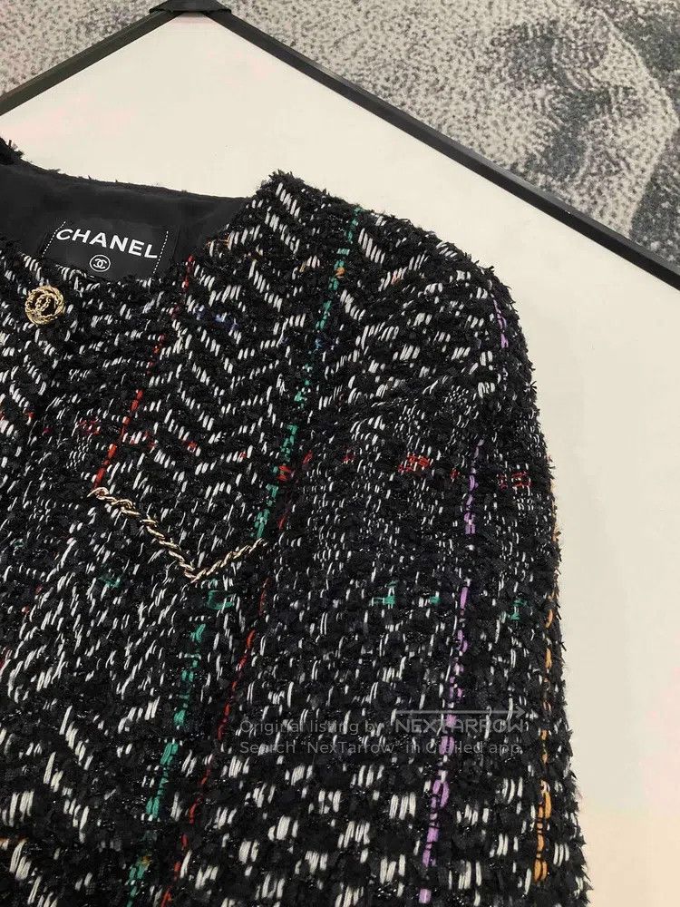Chanel Chanel Black colour round-neck four-pocket jacket Size XS / US 0-2 / IT 36-38 - 3 Thumbnail