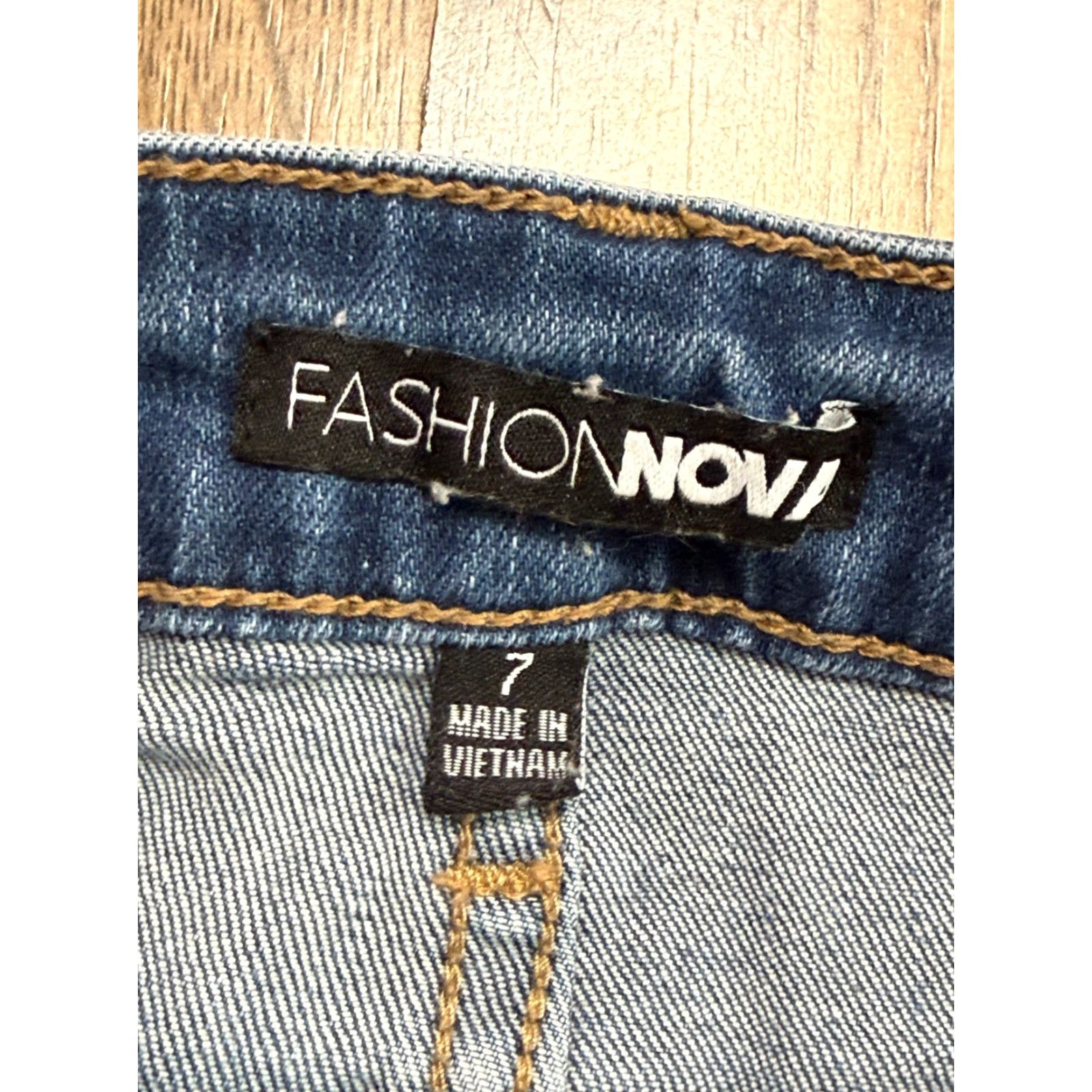 Fashion Nova Fashion Nova Jeans Womens Junior Size 7 Blue Denim Cur-Out Distressed Cuffed Hem Skinny & Slim 5-Pocket Design Regular Womens Size 28" / US 6 / IT 42 - 6 Thumbnail