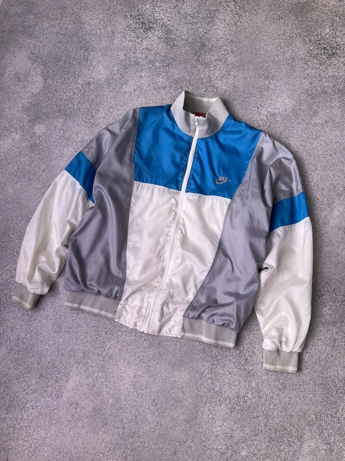 Nike × Vintage NIKE Windbreaker Jacket Coat Vintage 1980s Windrunner Retro Size US L / EU 52-54 / 3 - 3 Thumbnail