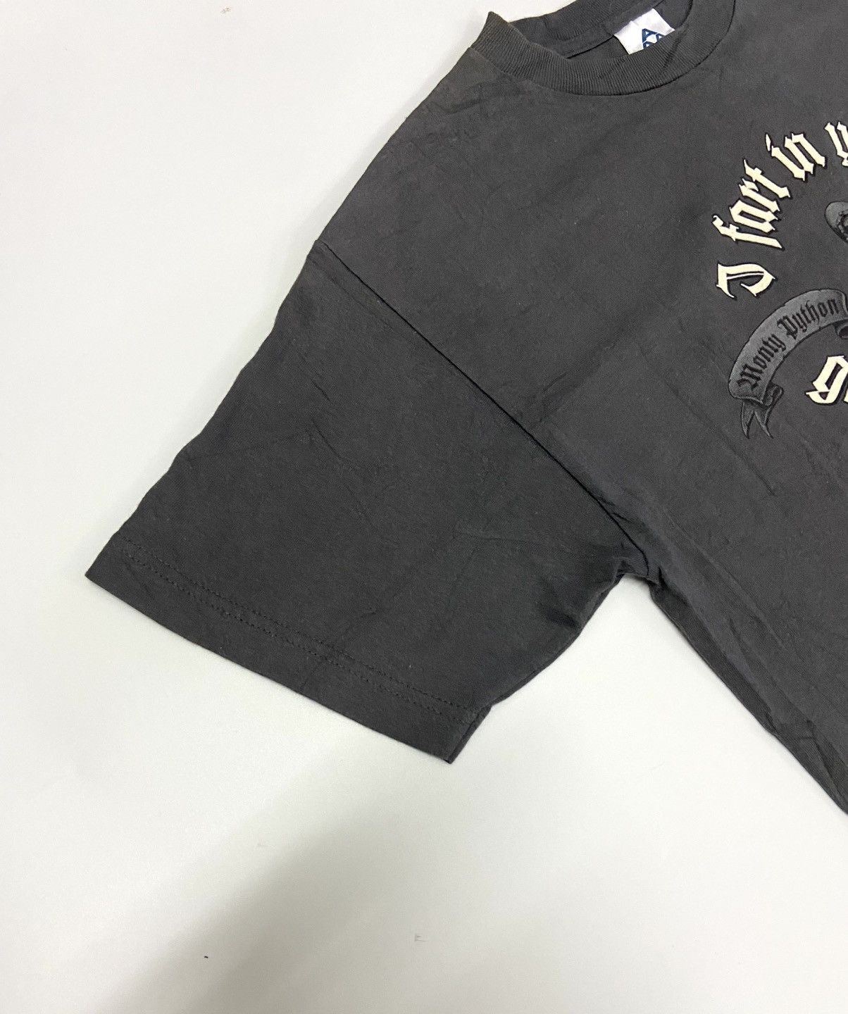 Other Monty Python " I FART IN YOUR GENERAL DIRECTION " TEE Size US M / EU 48-50 / 2 - 11 Thumbnail