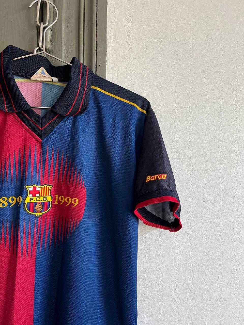Vintage Vintage 1899-1999 Rivaldo F.C Barcelona 90s Soccer Jersey Size US S / EU 44-46 / 1 - 6 Thumbnail