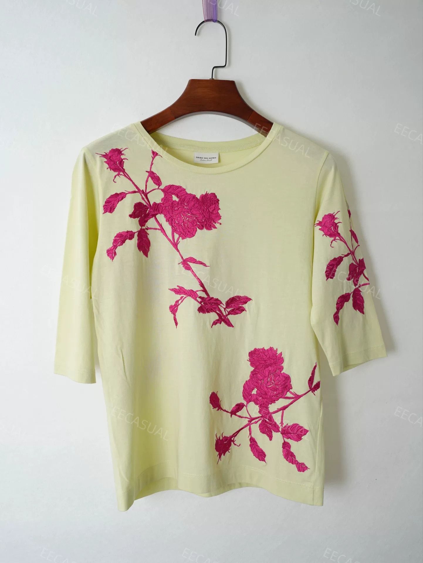 Dries Van Noten Dries Van Noten Embroidered Rose T-Shirt Size XS / US 0-2 / IT 36-38 - 1 Thumbnail